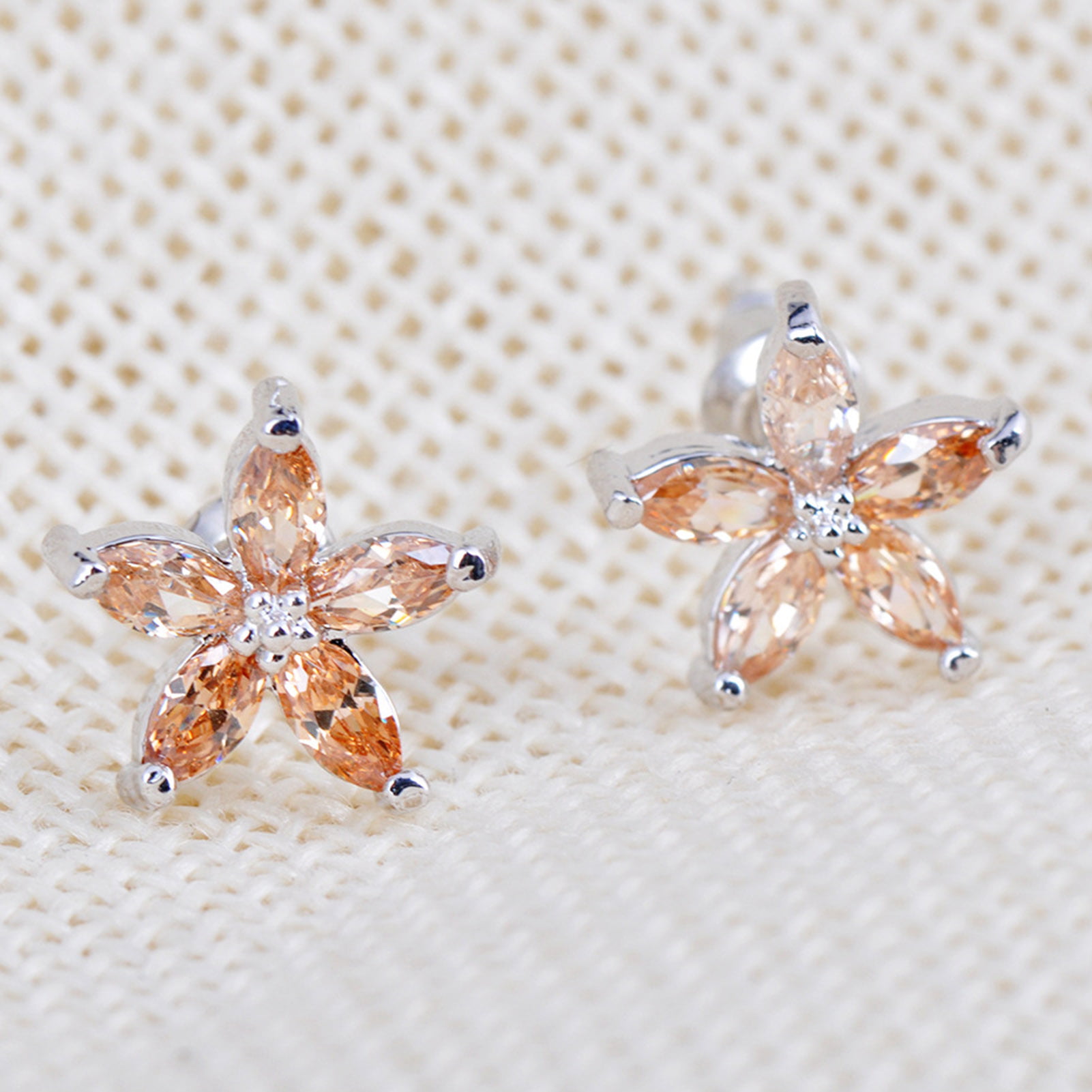 Buy Lab Grown Diamond Daily Wear Earrings for Women – Ayaani