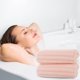 thumbnail image 4 of Toalla Facial Super Absorbente de Pana con Lanyard 2-Pack Rosa, 4 of 8