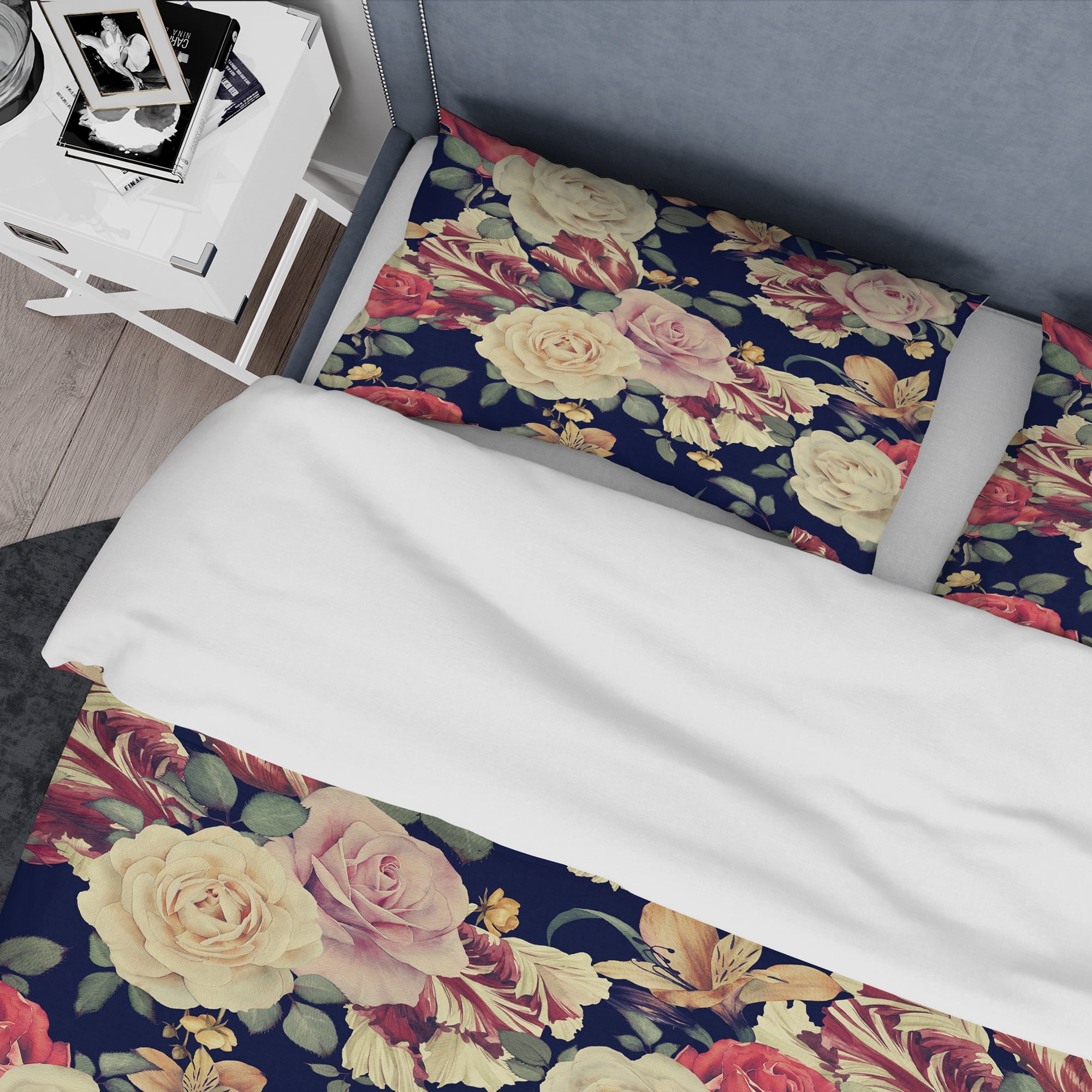 Designart 'Colorful Roses Floral Pattern' Bohemian & Eclectic Duvet Cover Set