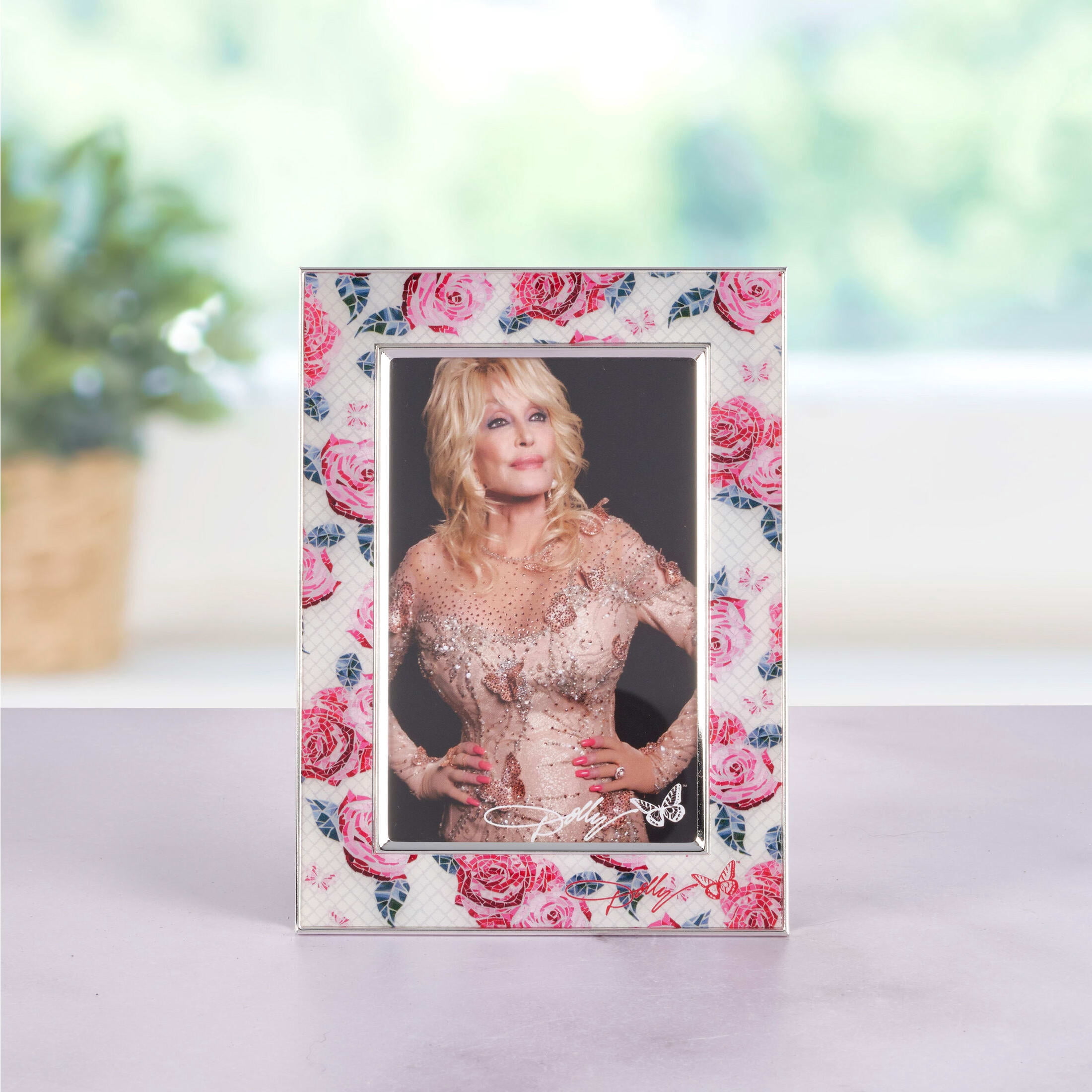 Dolly Parton 5.5X7.5 in Roses Enmel Frame - 4X6