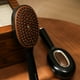 thumbnail image 5 of Un peine para masaje del cuero cabelludo para mujeres Peine con púas altas y bajas Peine de peluquería, 5 of 8