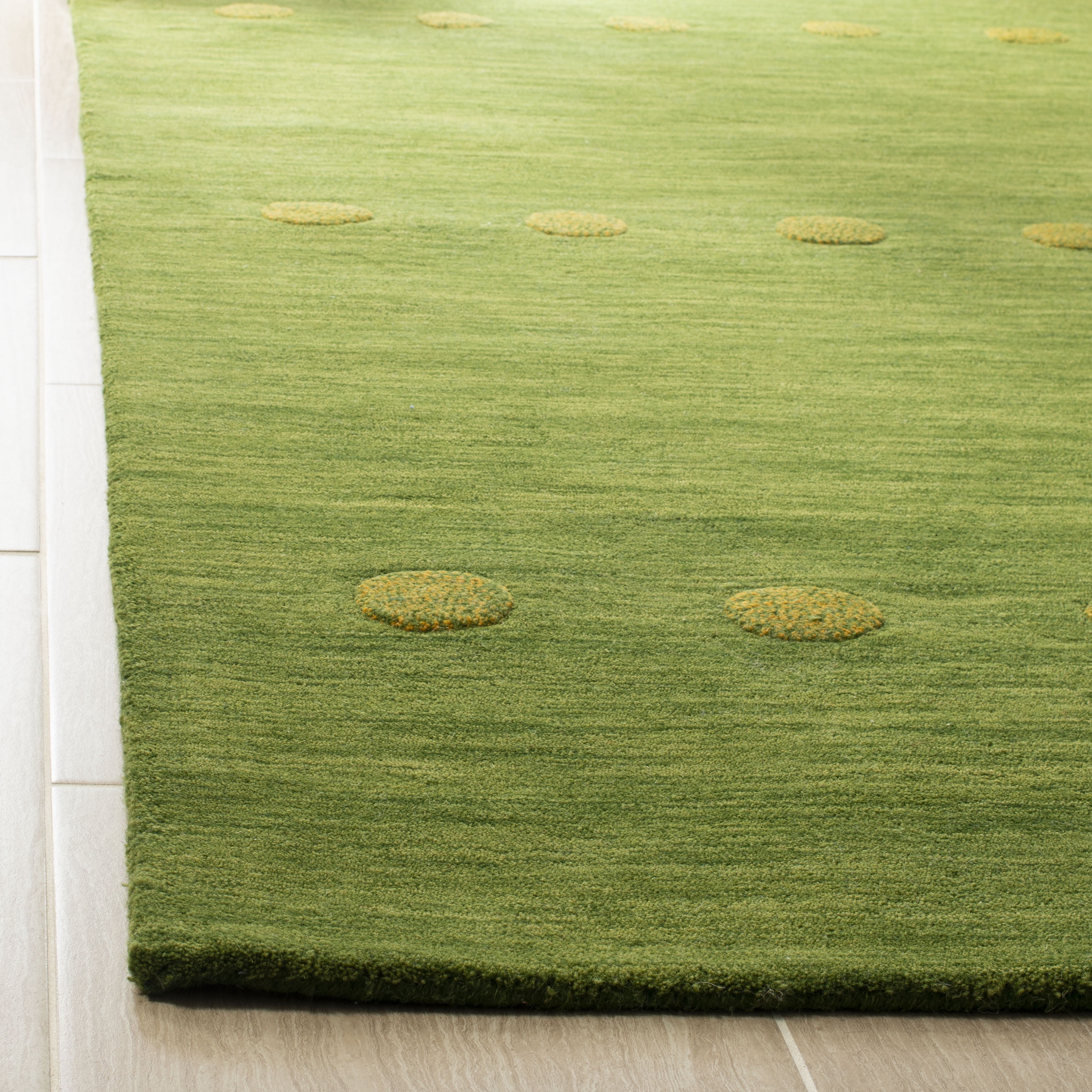 Safavieh Himalaya Derbhile Solid Wool Area Rug, Green, 2' x 3'