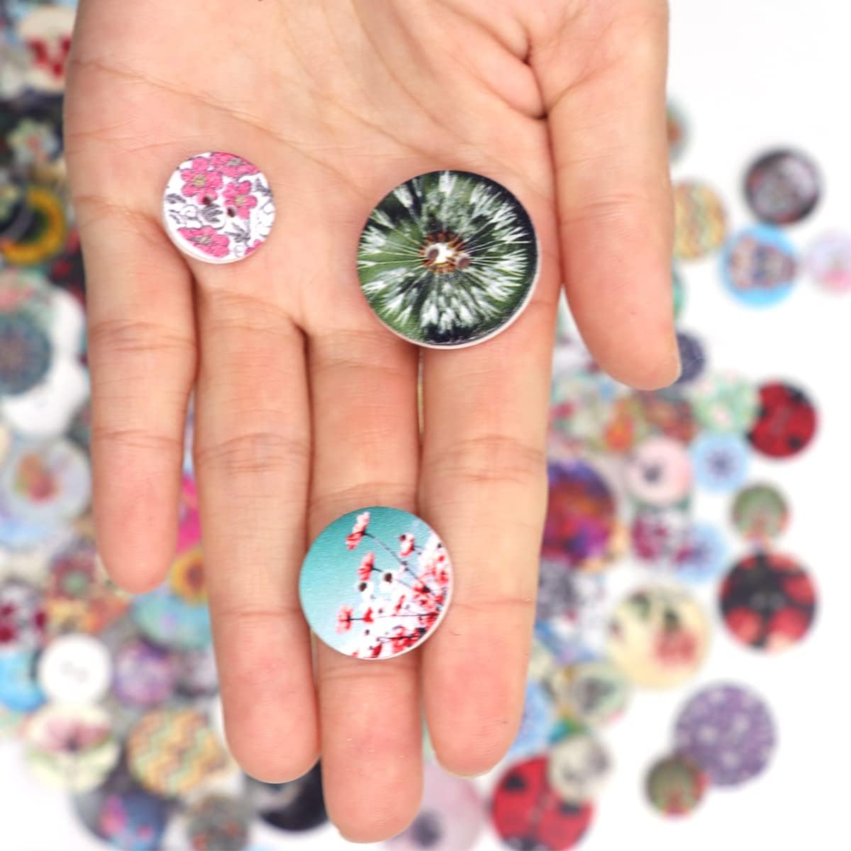 CATPAN 400 Pcs Wooden Buttons,Many Styles Decorative Sewing Button,Buttons for Crafts,2 Holes Round Decorative Painted Wood Buttons,Cute Buttons,3D Buttons for DIY Sewing(20mm,15mm,25mm)