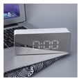 thumbnail image 2 of Reloj digital con superficie de espejo, función luminosa que garantiza visibilidad nocturna, función de memoria que mantiene la configuración segura durante cortes de energía, puertos de carga USB, 2 of 5