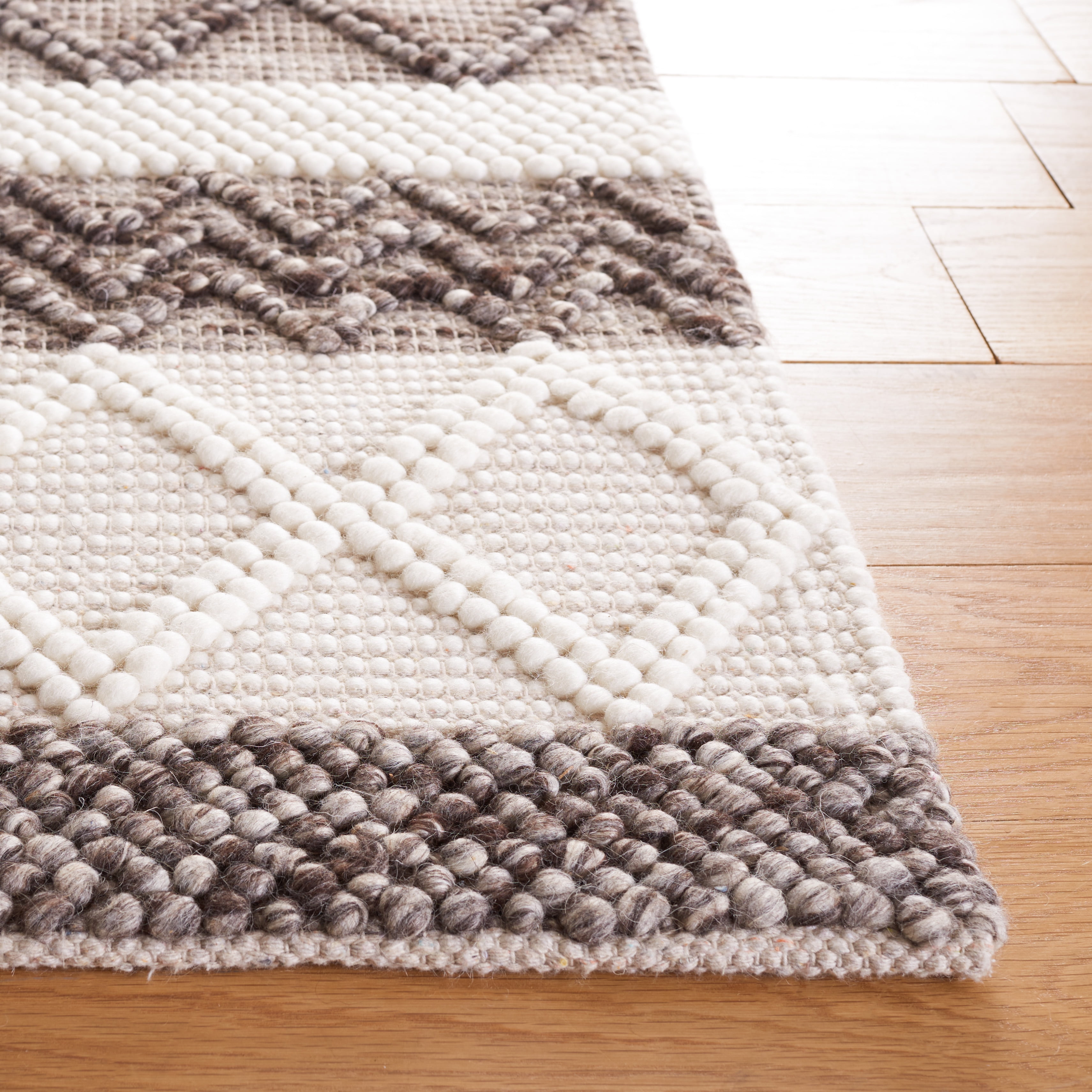 SAFAVIEH Natura Zola Southwestern Area Rug, Ivory/Grey, 3' x 5'