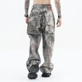 thumbnail image 3 of Nuevos jeans holgados con estampado digital de camuflaje y salpicaduras de tinta para otoño e invierno de 2024, 3 of 4