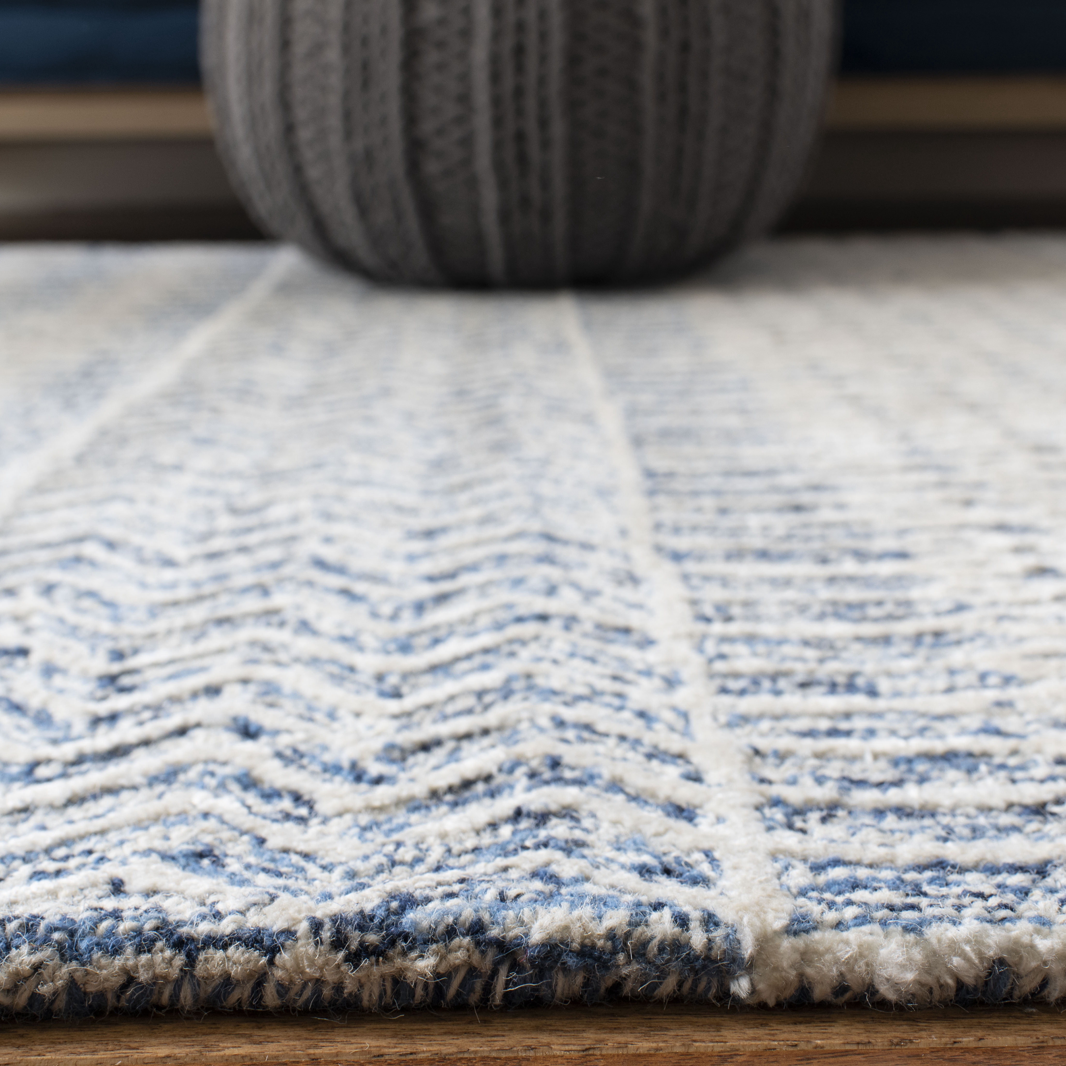 SAFAVIEH Glamour Andreas Geometric Area Rug, Navy/Ivory, 9' x 12'