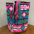 thumbnail image 4 of Sacs à Main Colombiens, Mochila Wayuu, Sac Seau Fait Main en Coton Colombien 100 %, 4 of 6