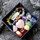thumbnail image 5 of Paquete de 11 piedras de energía de cristal, gemas, colgante natural pulido de forma irregular, hexagonal con forma de amor con siete chakras, Zulema Colección Crystal, 5 of 6