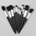 thumbnail image 4 of Nuevo juego de 13 brochas de maquillaje súper suaves, brochas para sombras de ojos, contorno de labios, polvos sueltos, corrector, brochas de maquillaje, herramienta de maquillaje, 4 of 6