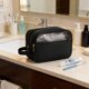 thumbnail image 1 of Bolsa de viaje organizadora de artículos de aseo con poliéster impermeable, almacenamiento portátil para maquillaje y artículos personales, negro, azul marino, verde., 1 of 6