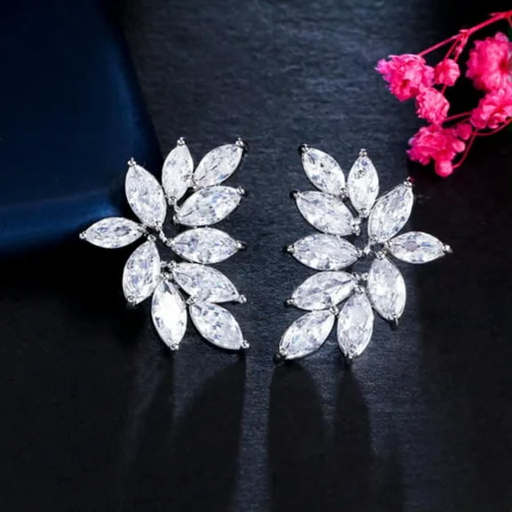 Stunning White Leaf Shaped Cluster Stud Earrings Silver Plated Cubic Zircon Gift