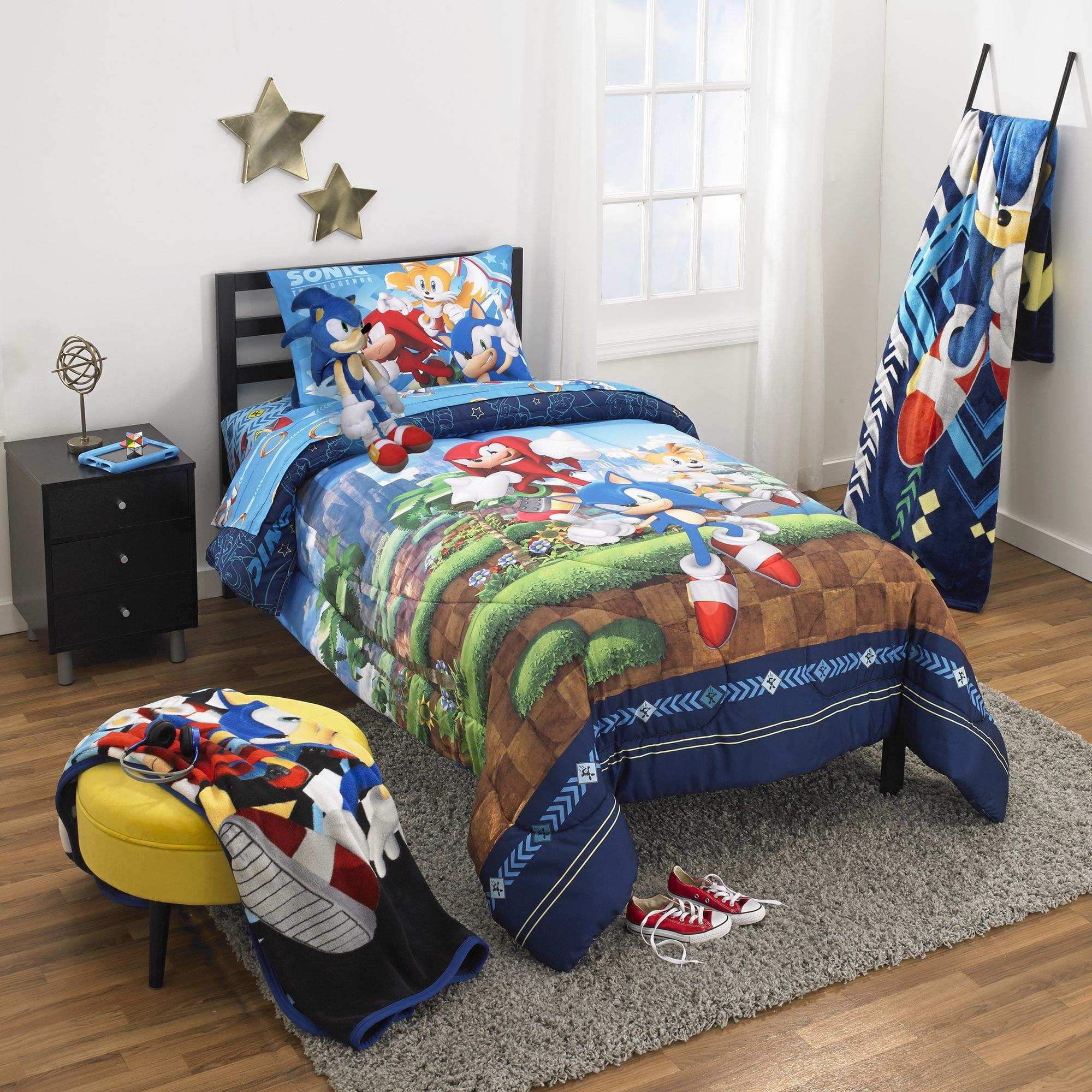 Sonic the Hedgehog Kids Shadow Pillow , Plush Bedding Cuddle and Decorative  Pillow Buddy 