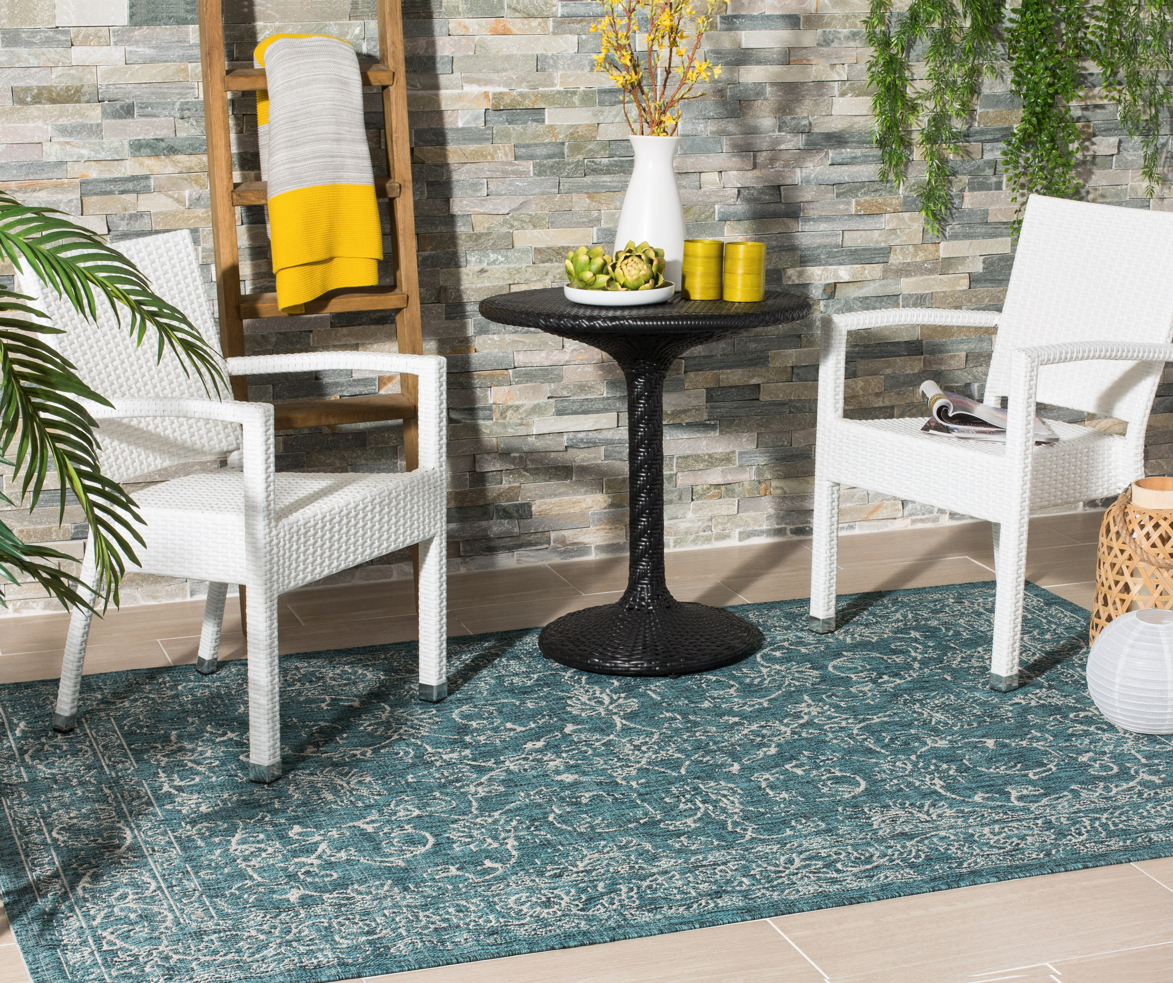 SAFAVIEH Courtyard Darin Traditional Indoor/Outdoor Area Rug, 4' x 5'7", Turquoise