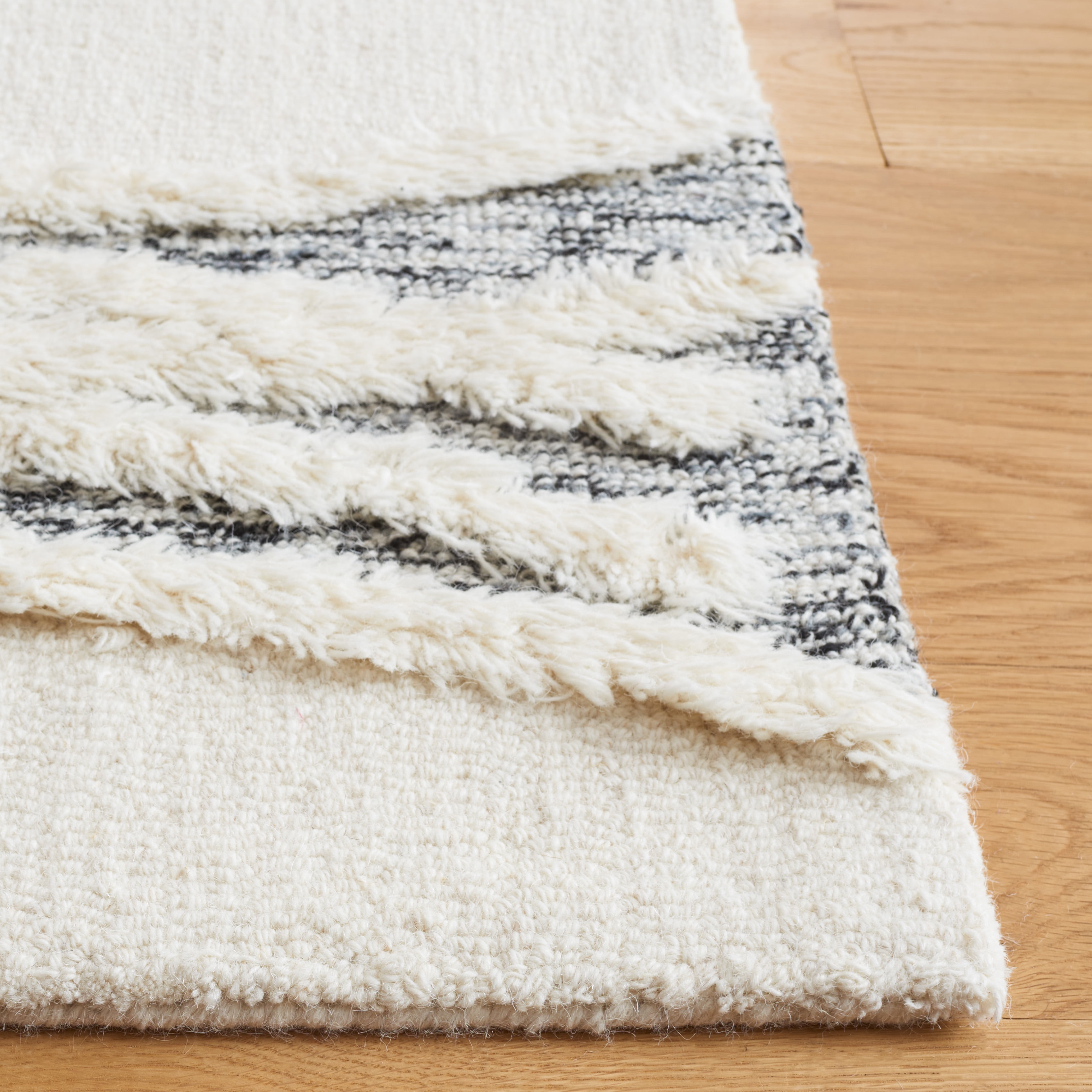 SAFAVIEH Casablanca Katherina Diamond Area Rug, Ivory/Brown, 6' x 9'