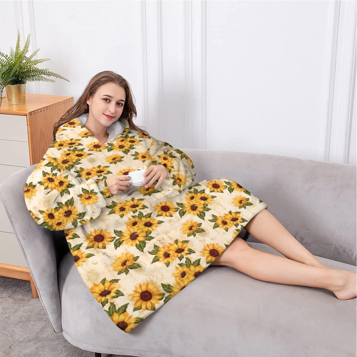 Oversized Wearable Blanket Hoodie,Beige Sunflower Cluster Pattern Sherpa Blanket Hoodie with Super Pockets,Super Warm Fuzzy Pullover for Women & Men