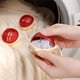 thumbnail image 4 of 3 bolas de lavandería reutilizables | Quitapelusas y atrapapelusas para lavadora y secadora | Protector de ropa antienrollamiento | Bolas de plástico para secadora (rojas, amarillas y azules), 4 of 5