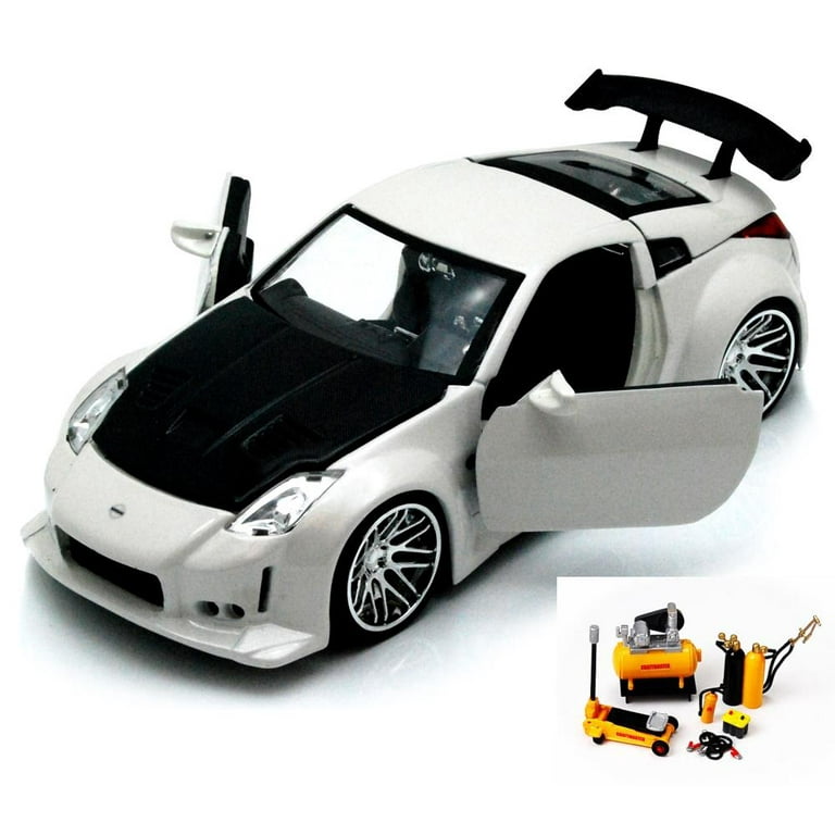 Diecast Car & Mechanic Set Package - Nissan 350Z, White - Jada
