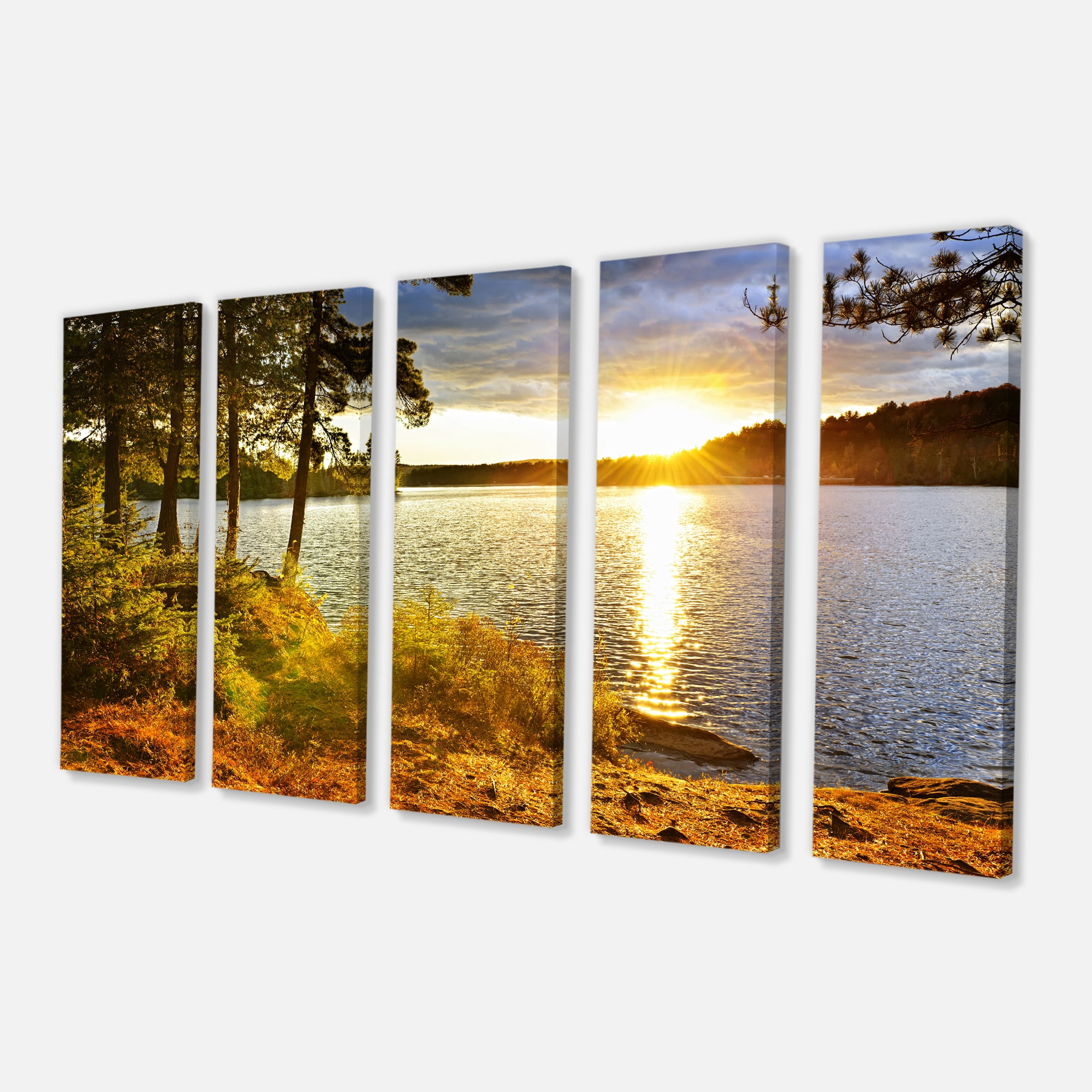 Designart 'Beautiful View of Sunset over Lake ' Landscape Canvas Art Print