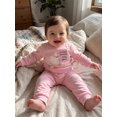 thumbnail image 3 of Conjunto de 2 piezas para niña pequeña: sudadera de manga larga con estampado de ganso y pantalón deportivo., 3 of 8