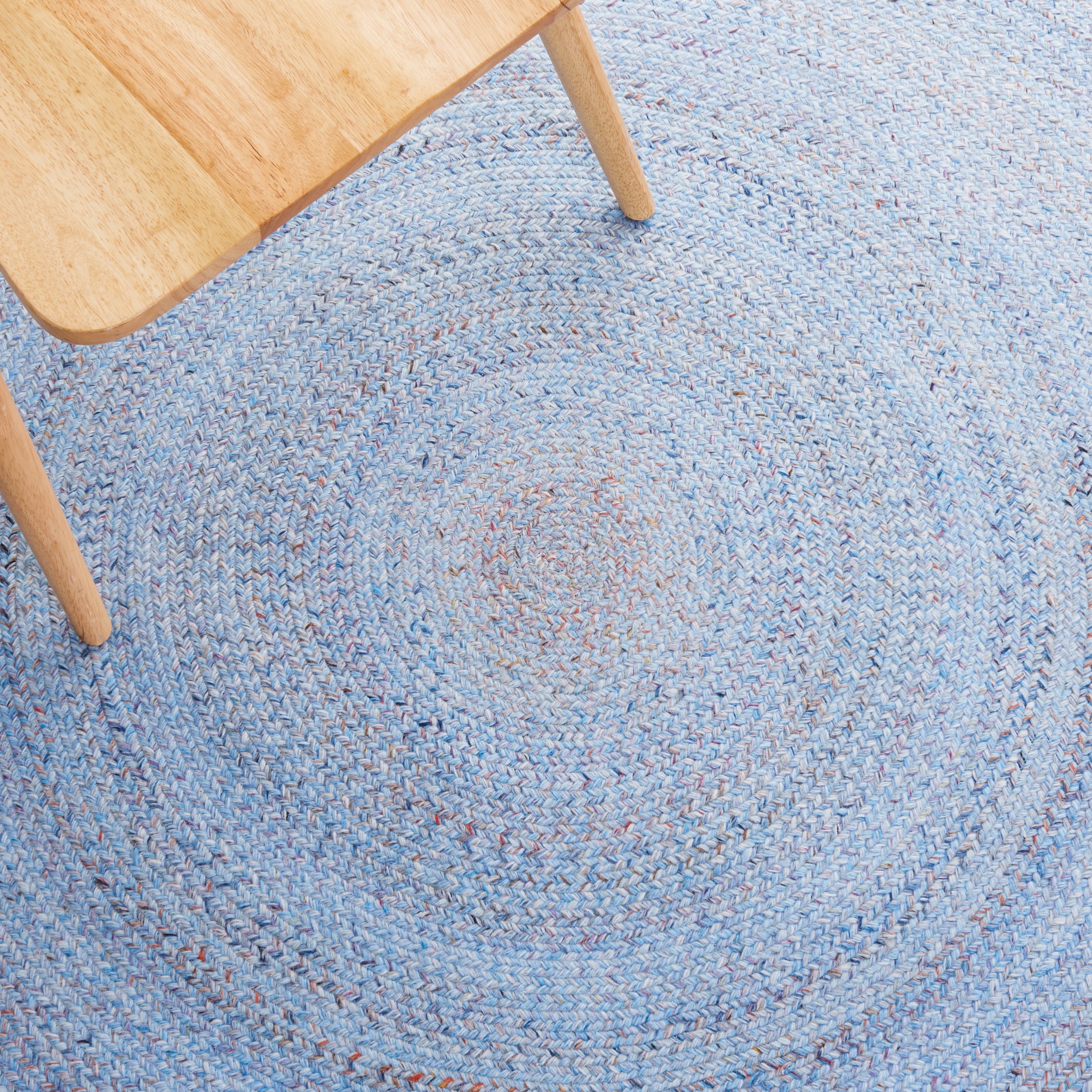 SAFAVIEH Braided Lyla Solid Polyester Reversible Area Rug, Light Blue/Red, 3' x 3' Round
