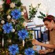 thumbnail image 4 of Flores Artificiales 10 piezas de flores artificiales de Navidad que cuelgan DIY para suministros de fiestas y vacaciones (azul) Likrtyny libre de BPA, 4 of 6