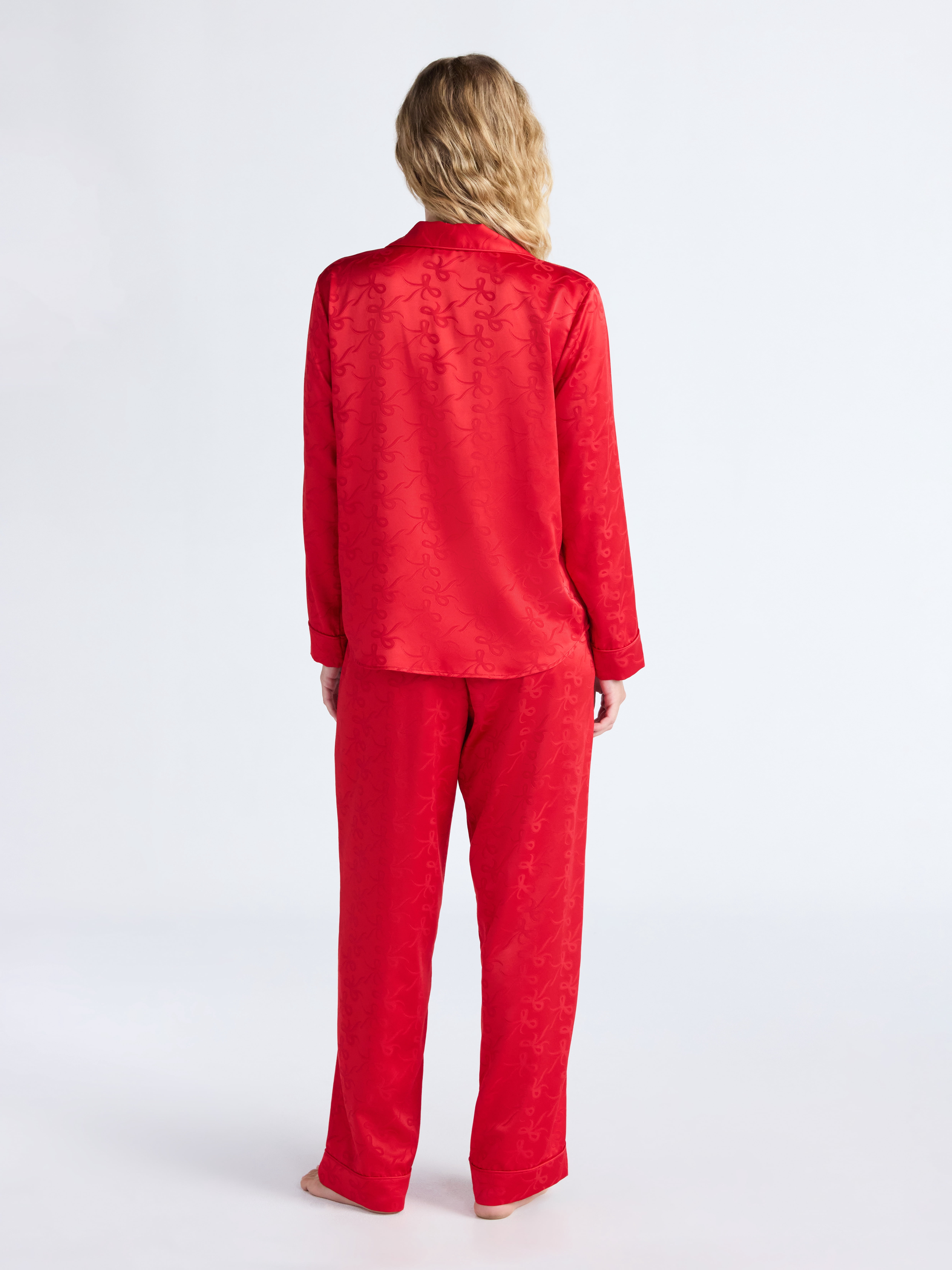Joyspun Women’s Stretch Satin Notch Long Sleeve Top and Pants Pajama Set, 2-Piece, Sizes XS-3X