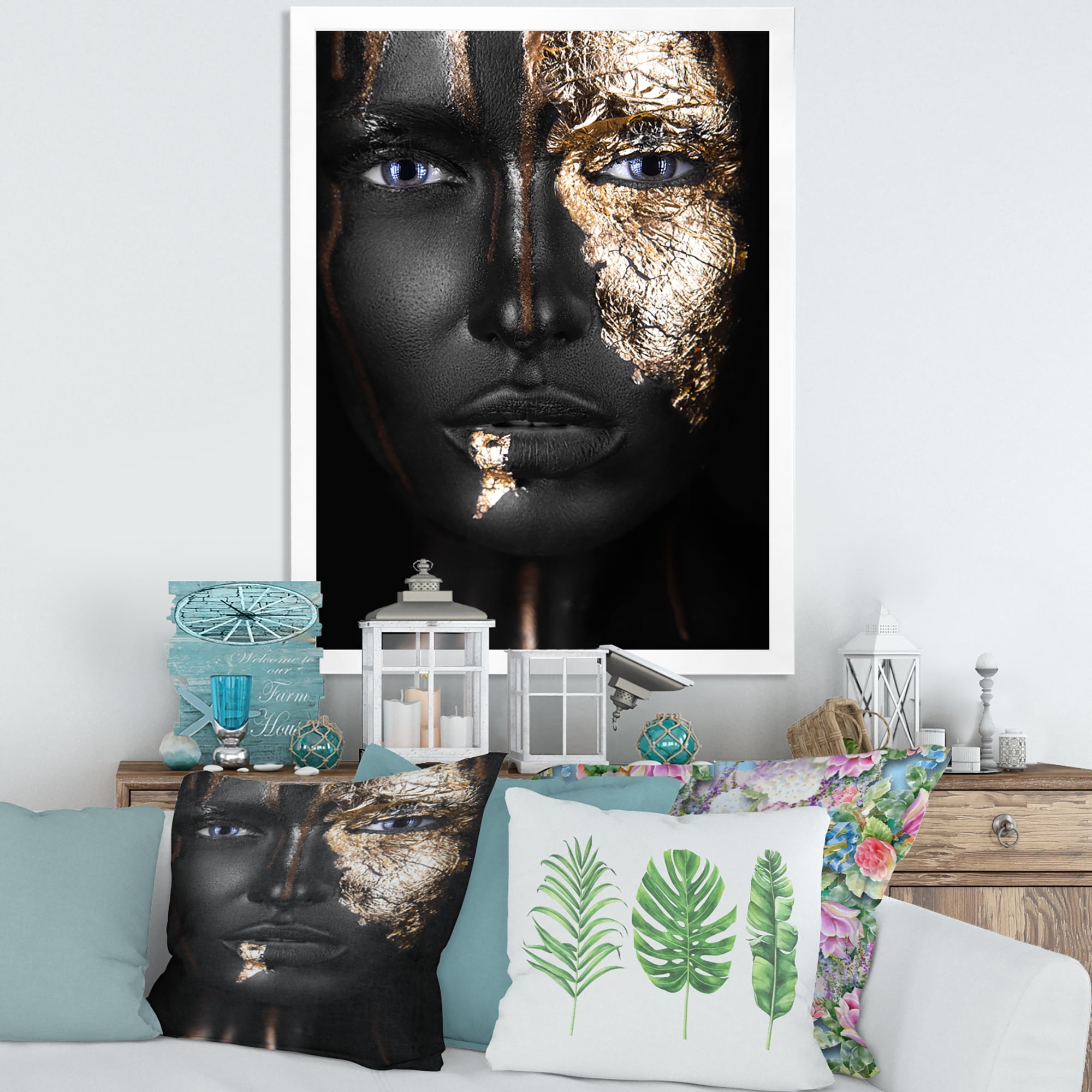 Designart 'Portrait of A African American Girl with Gold Makeup' Modern Framed Art Print