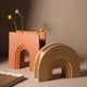 thumbnail image 2 of Jarrón de cerámica con forma de arco para flores, maceta, estatua de escritorio para el hogar, accesorio para fotos Beige, 2 of 9