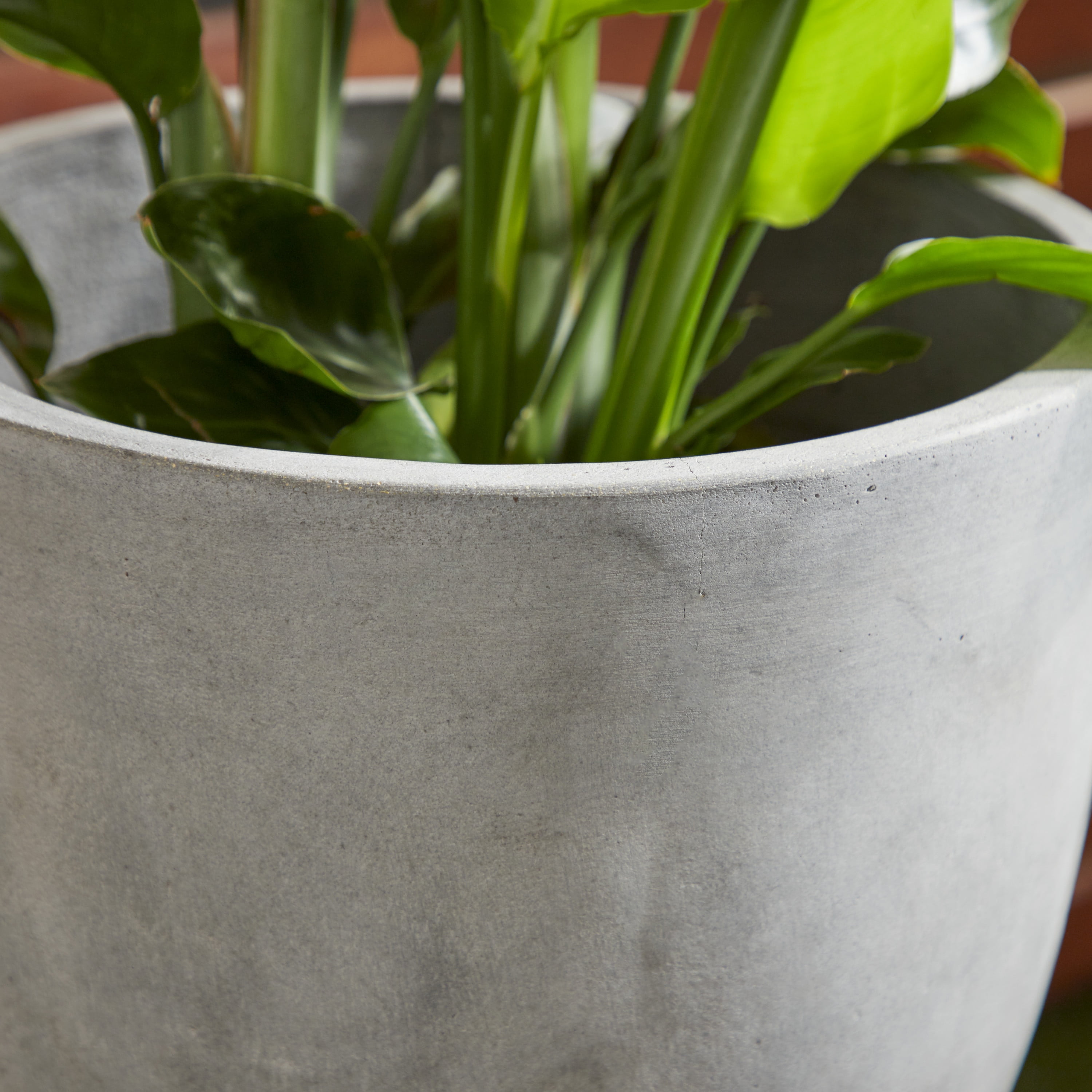DecMode 16" x 32" Grey Fiber Clay Contemporary Planter, 1 - Piece