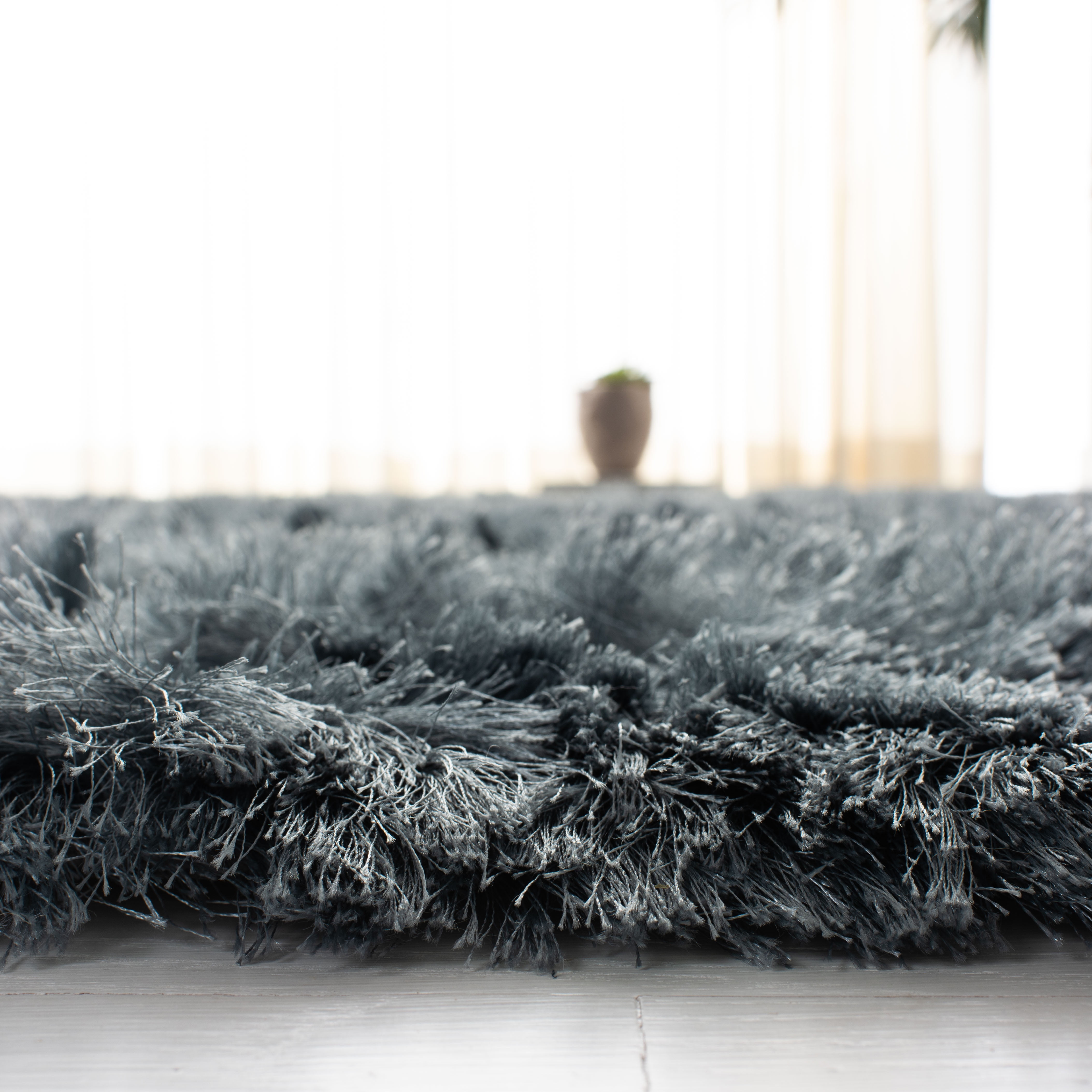 SAFAVIEH Ocean Amyas Solid Shag Area Rug, Slate, 8' x 8' Round