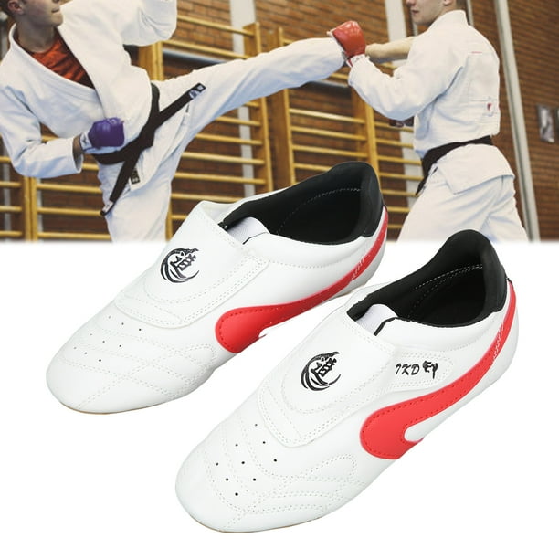 Chaussure kung fu dans articles pour arts martiaux et sports de combat