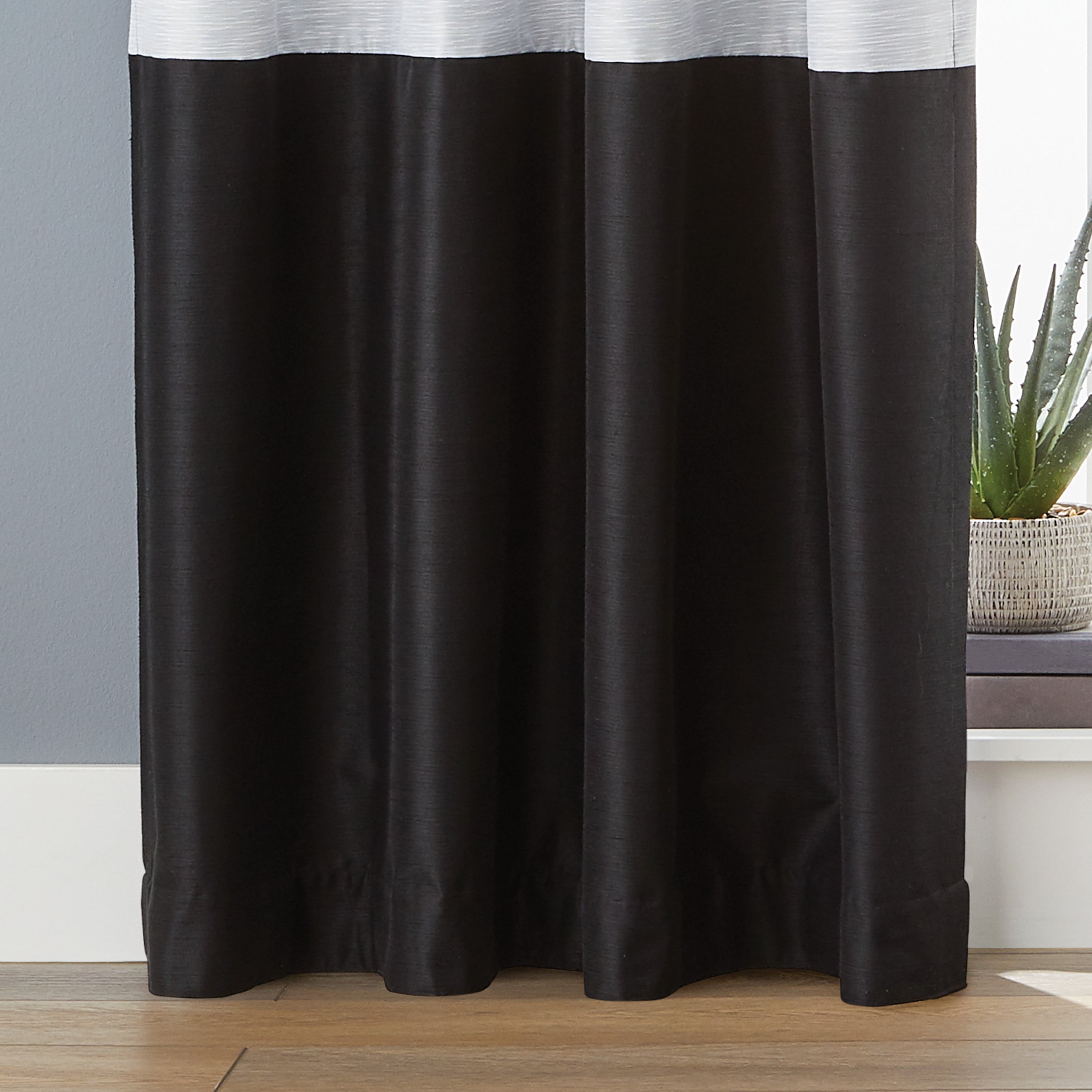 Better Homes & Gardens Colorblock Rod Pocket and Back Tab Blackout Curtain Panel, 1-Piece, Black, 50" W x 84" L
