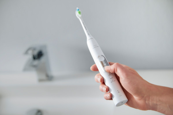 Philips Sonicare ProtectiveClean 6300 Rechargeable Electric Toothbrush, HX6463/50 - image 6 of 12