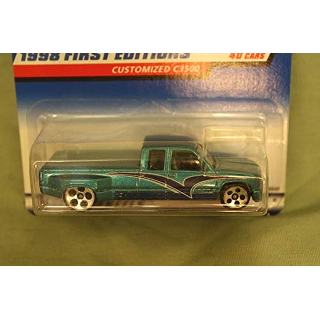 hot wheels - primeras ediciones 1998 - personalizado c3500 - chevy pickup - die cast - verde - #26 of 40 - coleccionista #663 - edición limitada - coleccionable escala 1:64 pickup Chevy C3500 die cast verde metalizado en escala 1:64, vista frontal 3/4 en su blíster plástico sobre cartón, franjas laterales plateadas y negras y ruedas de cinco radios visibles.