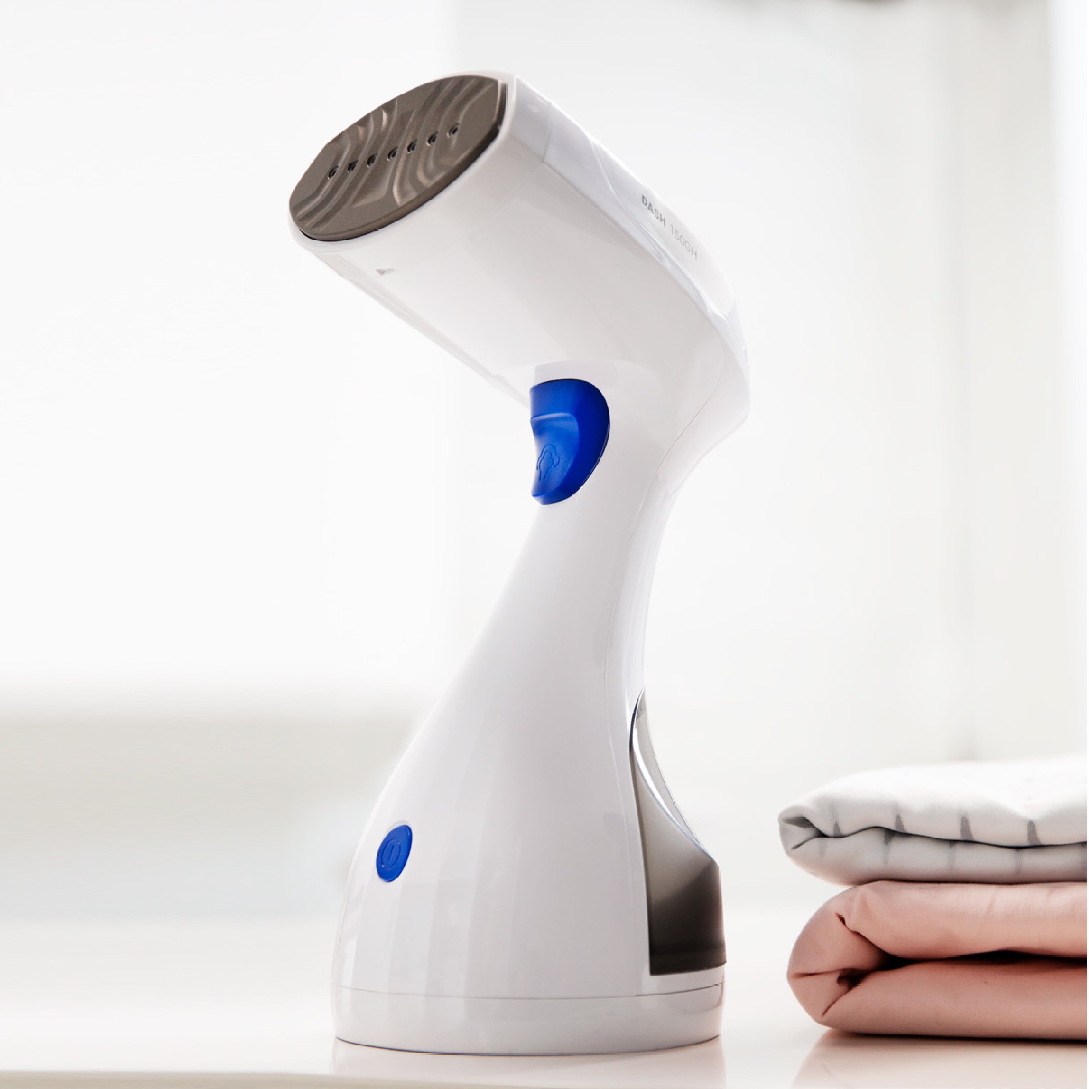 Reliable Dash 150GHB Handheld Garment Steamer, White