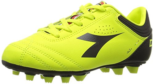 diadora soccer shoes