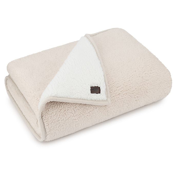 UGG Classic Sherpa Throw Blanket in 