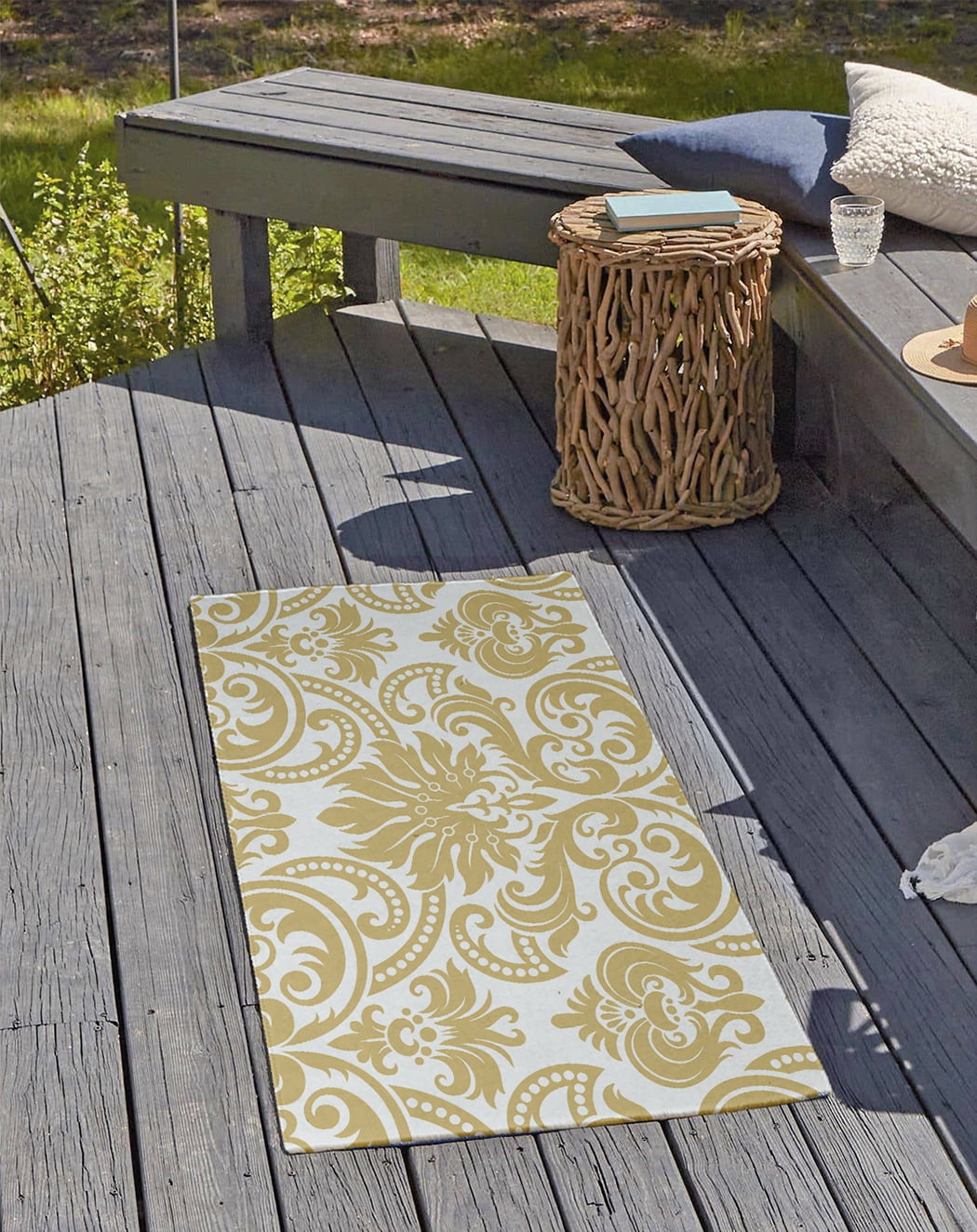24" 36" Simply Daisy Alexys French Country Chenille Area Rug, Gold