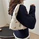 thumbnail image 2 of Bolso de mujer de moda con tachuelas de estilo europeo y americano 2025, nuevo modelo de gran capacidad, versión coreana, bandolera cruzada, bolso de mano., 2 of 10