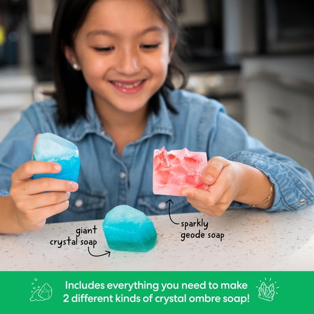 KiwiCo Crystal Geode Soapmaking Kit | Complete Set Includes Beaker, Clear  Soap, Molds, Mixing Sticks, Mica Powder, Liquid Colors & More | DIY Soap  Making Kit for Kids Ages 7+ - Walmart.ca