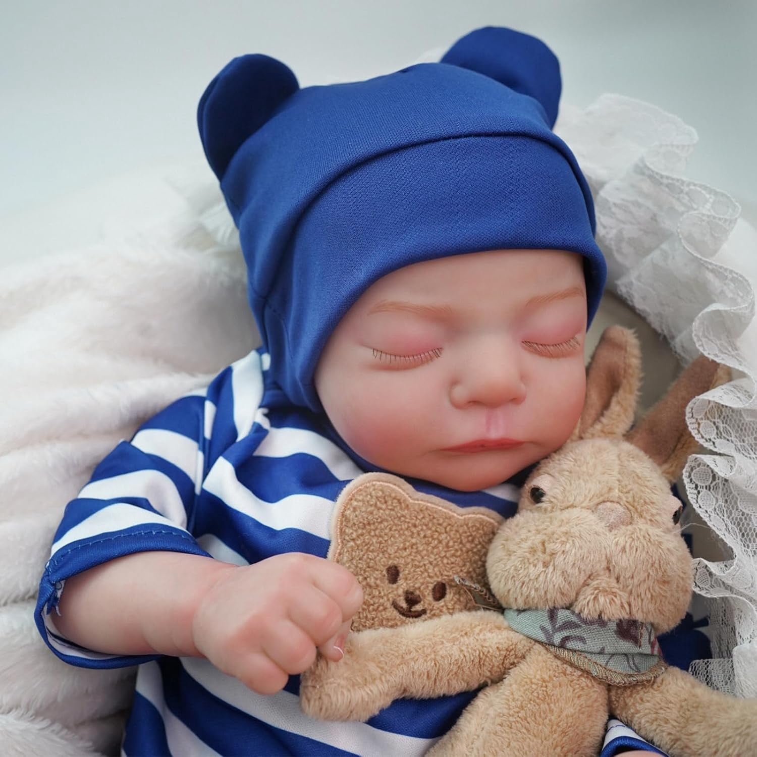 17" Lifelike Reborn Baby Doll with Soft Cloth Body, Realistic Sleeping Newborn with Closed Eyes, Gift for Kids 3+ Years Old