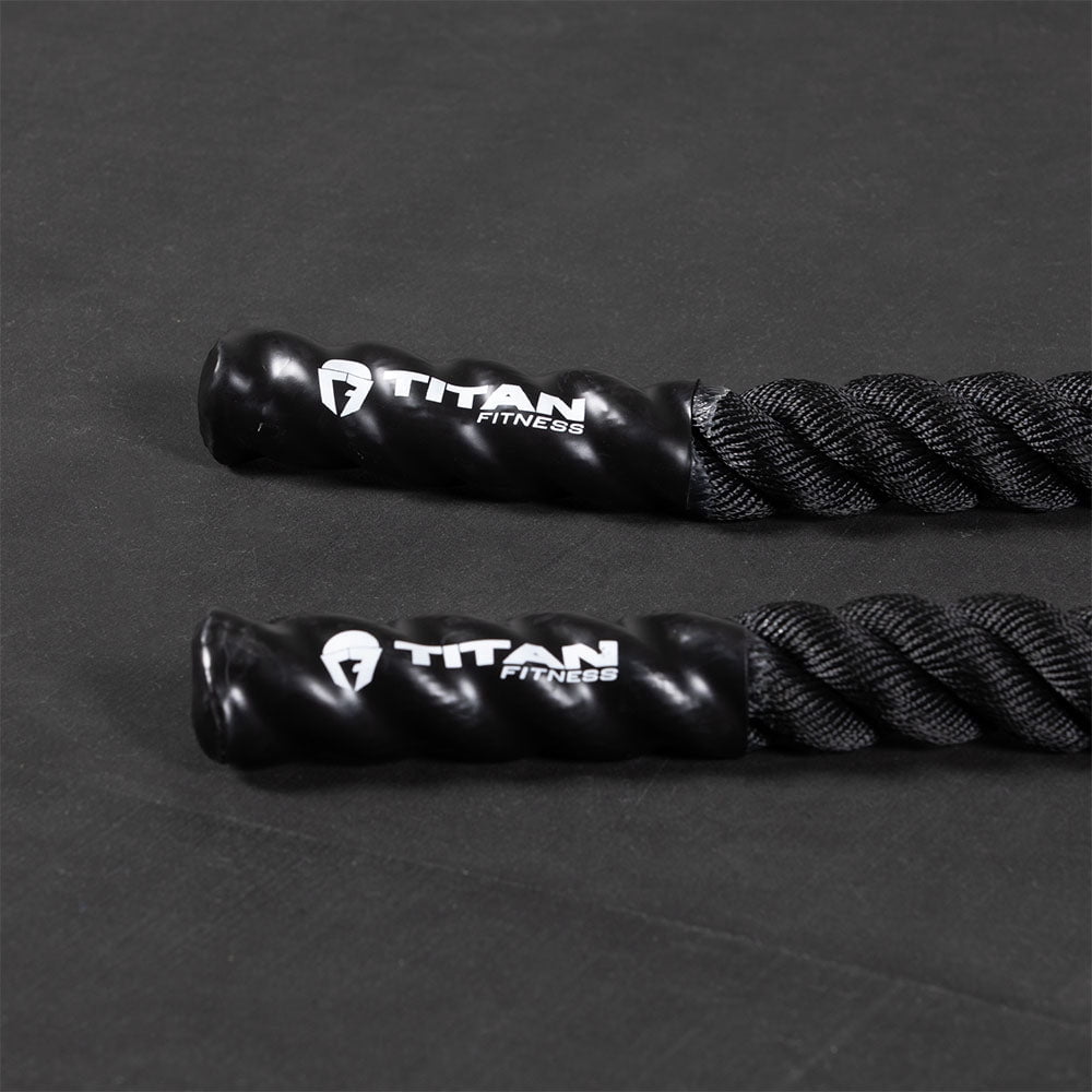 Battle ropes e corde d'allenamento: forza esplosiva e resistenza Battle ropes e corde d'allenamento: forza esplosiva e resistenza