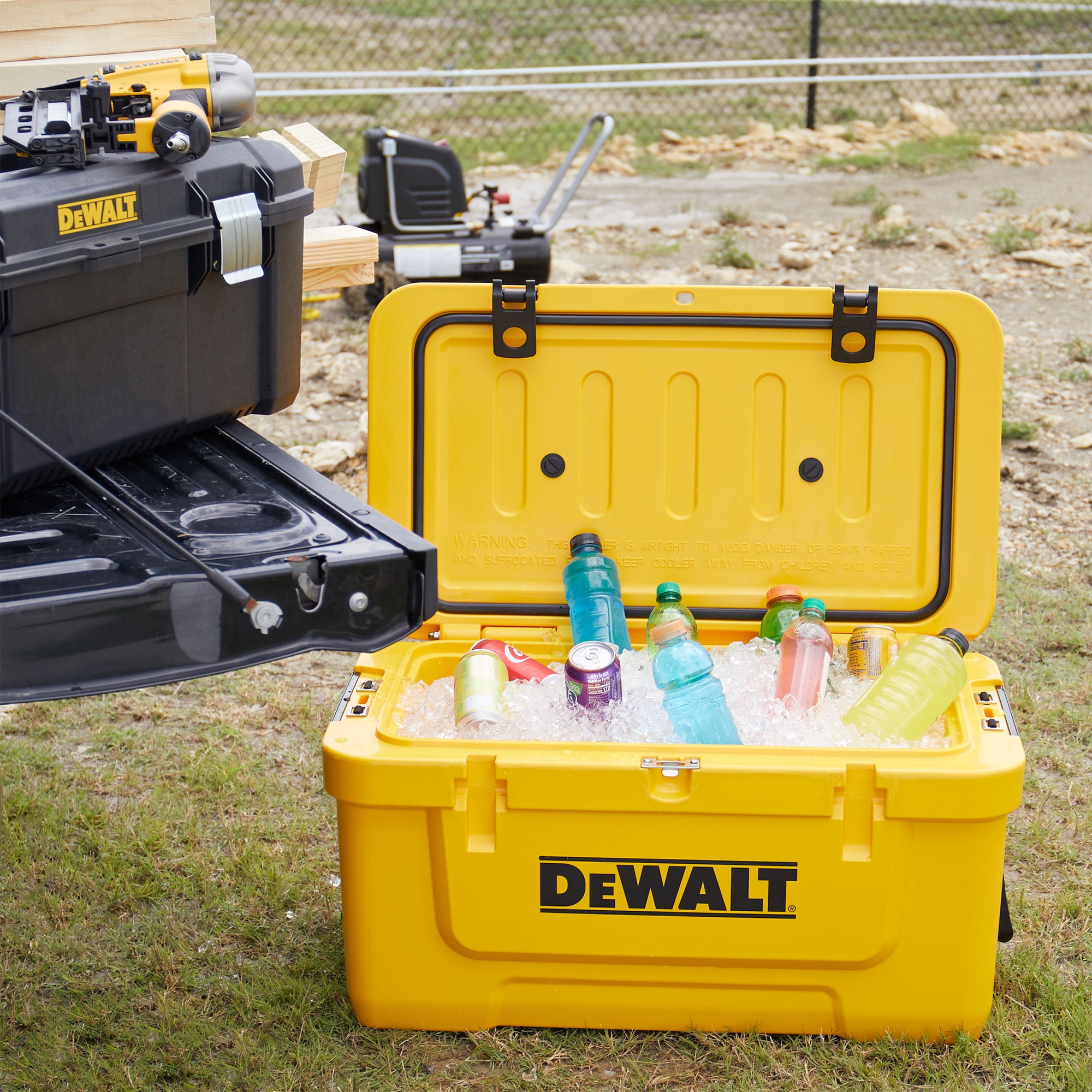 送料無料】DEWALT デウォルト クーラーボックス 65QT 高機能
