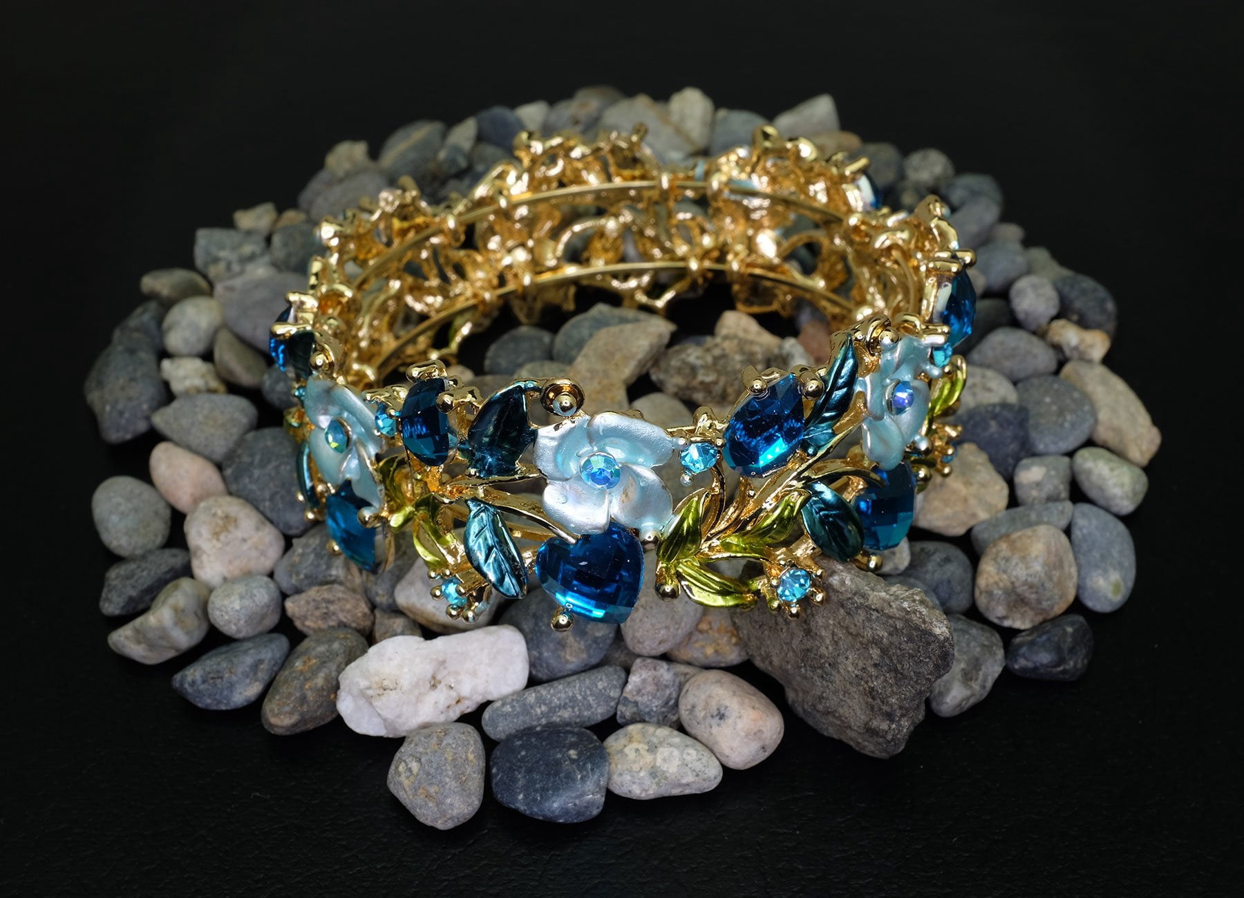 Bracelet Vintage à Fleurs En Relief Avec Cristaux Boréalis - Couleur Or - Réf. *4863 - Occasion