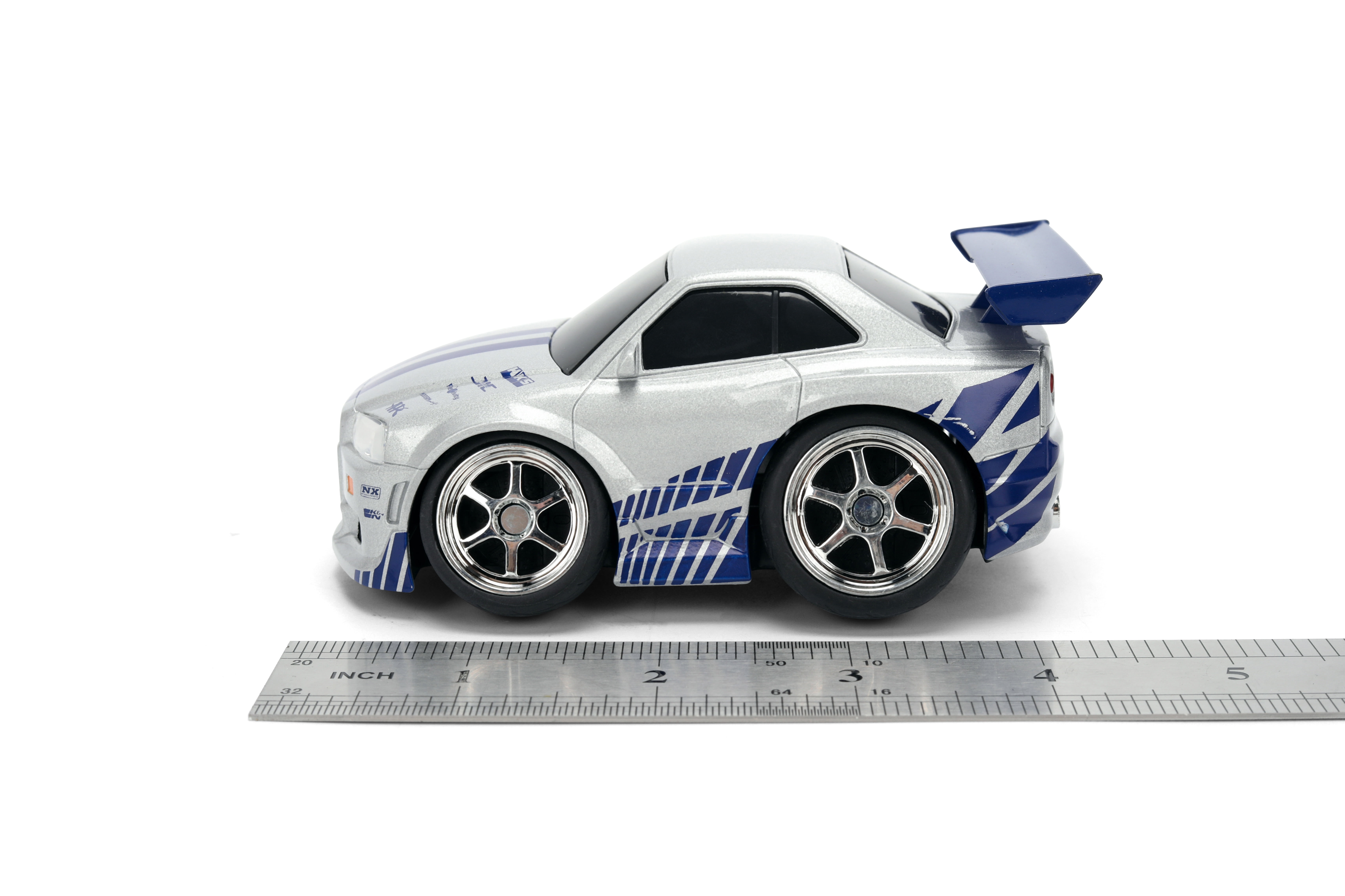 Jada Toys 1:28 Small Blocks, Stylized Die-cast Collectible Car Assortment(Single Car, Styles May Vary)