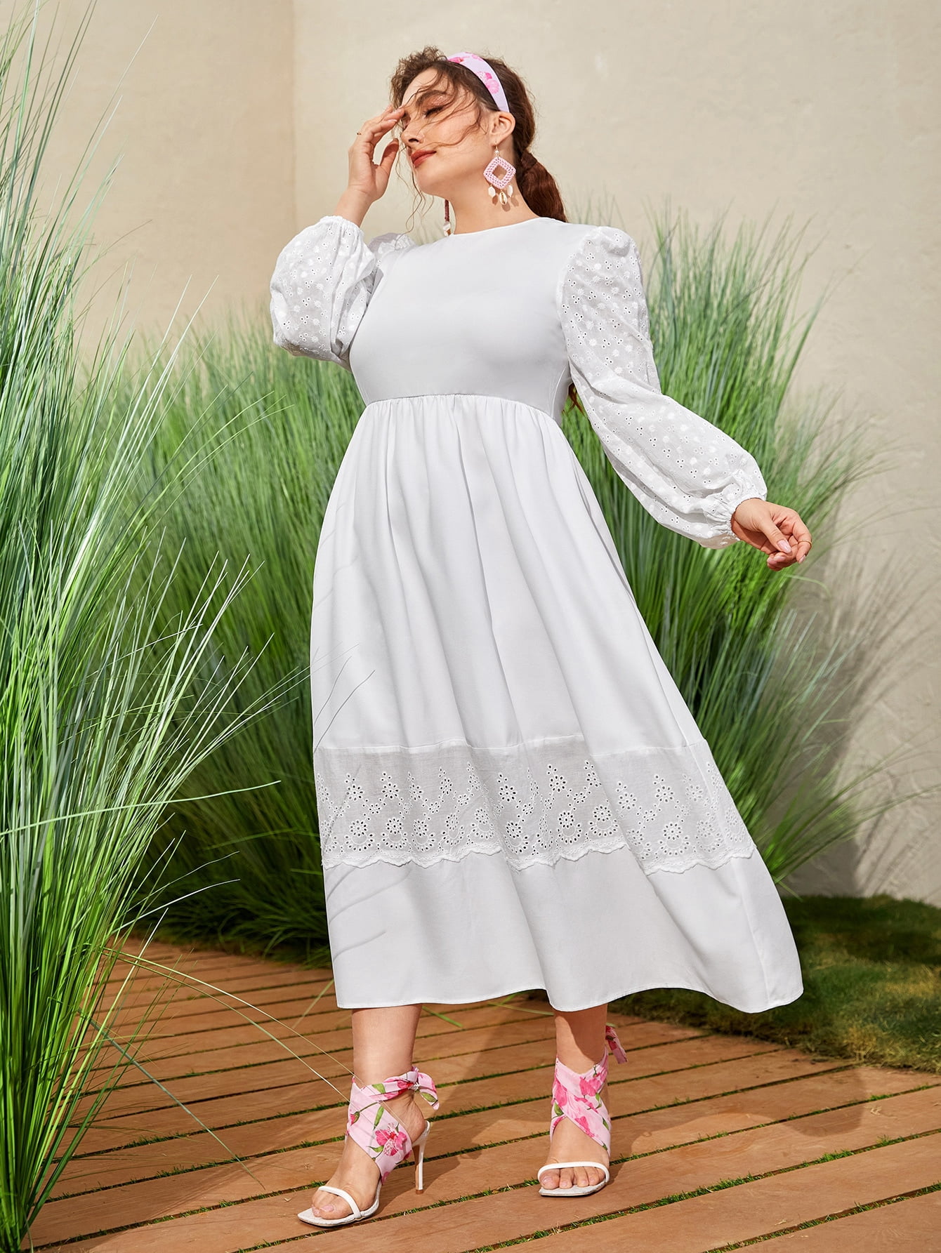 White Women's Plus Solid Bishop Sleeve 