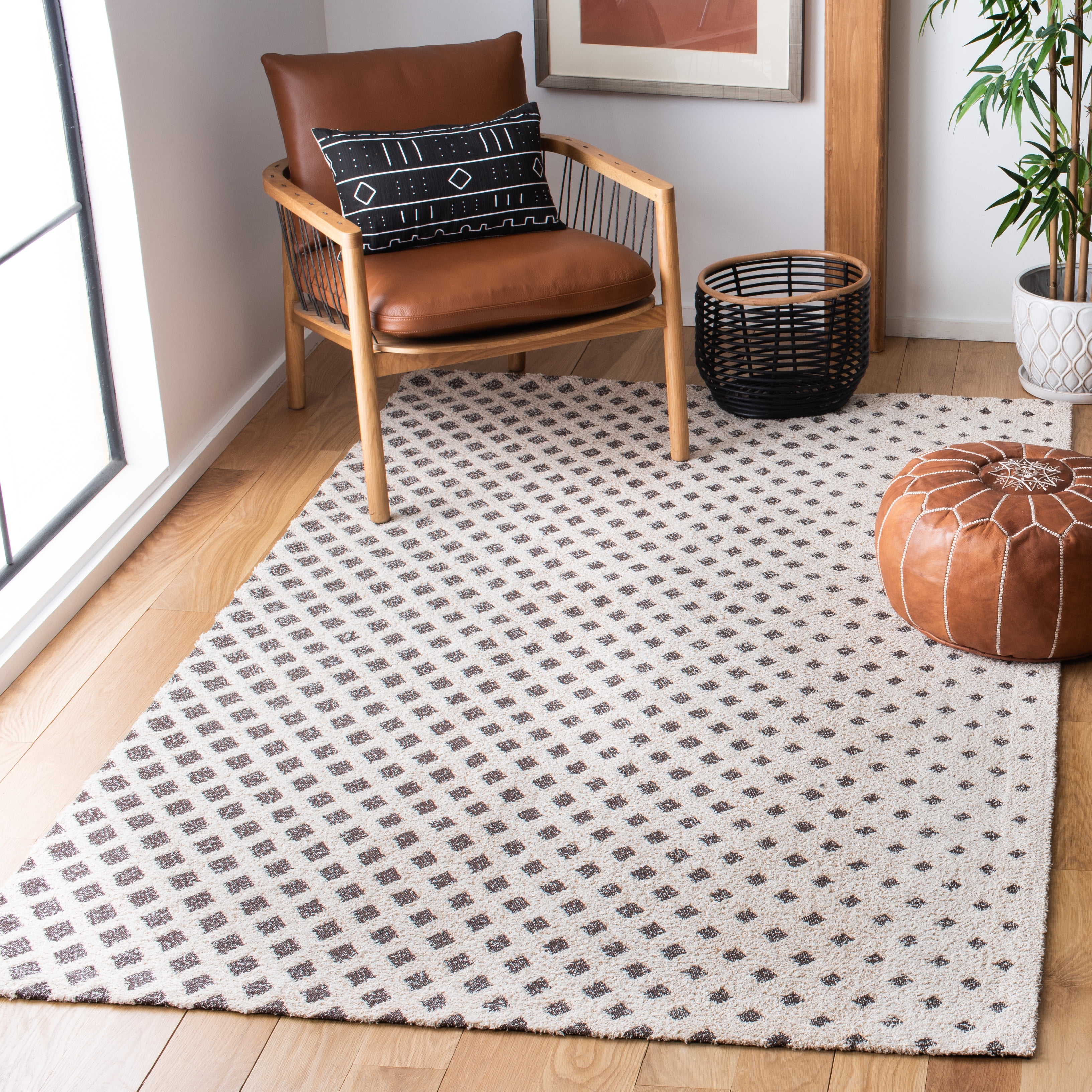 SAFAVIEH Classic Vintage Kaitlyn Checkered Area Rug, Natural/Ivory, 6' x 6' Square