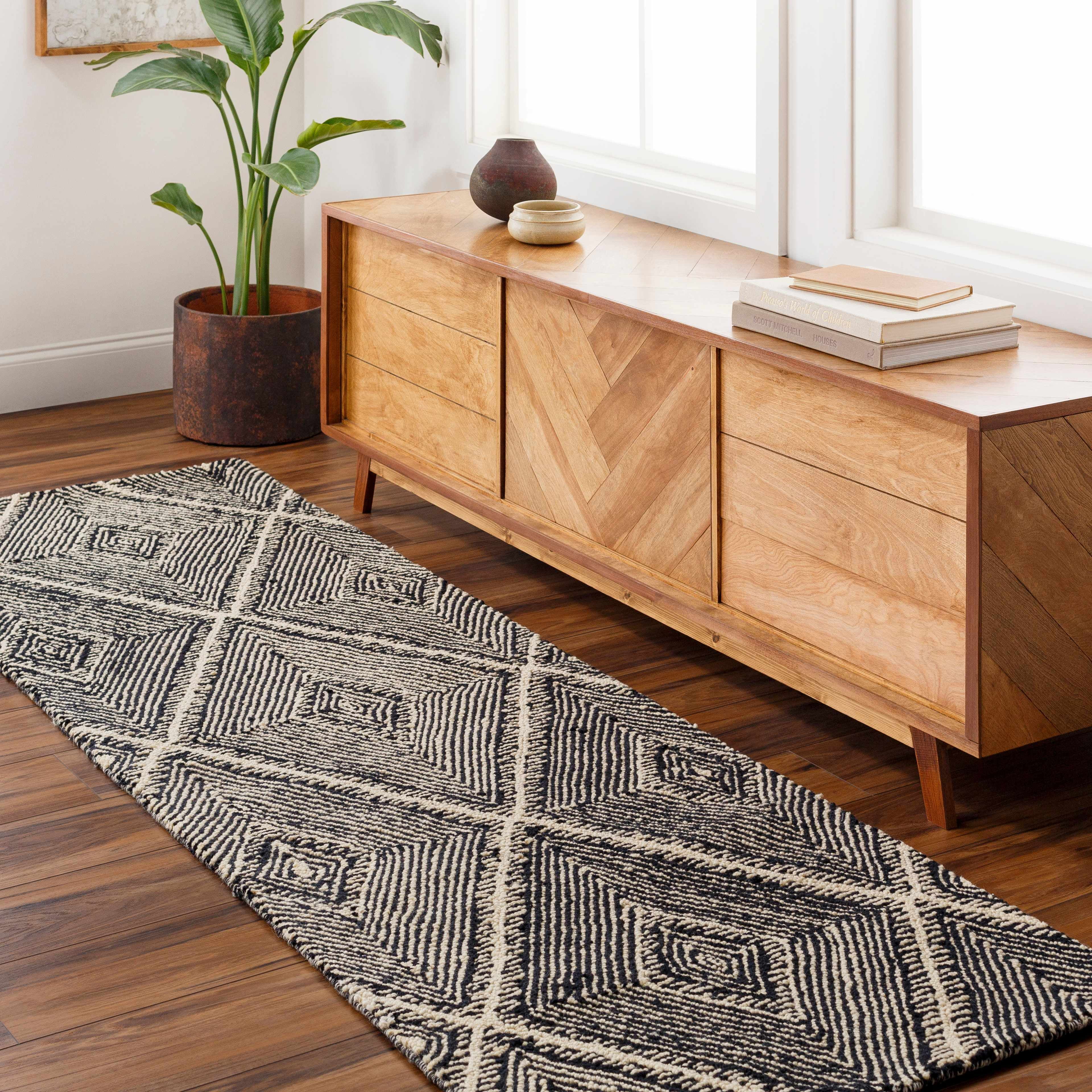 Hauteloom Dimbulah Boho Diamond Hand Tufted Wool Natural Fiber Soft Area Rug - Traditional Trellis Carpet for Living Room, Bedroom, Dining Room - Black and White - 6' x 9'