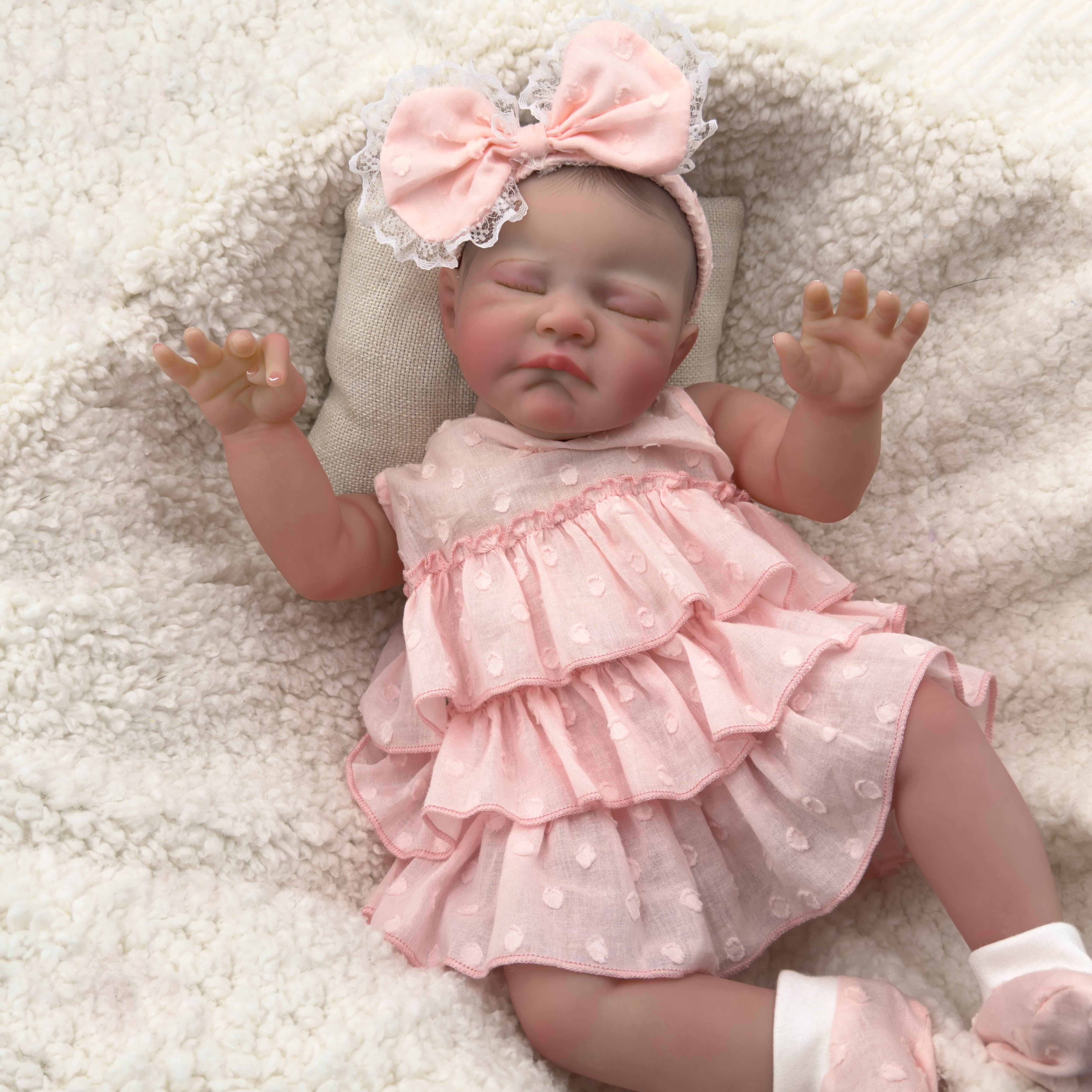 iCradle Lifelike Reborn Baby Dolls Girl 18 Inch Realistic Newborn Sleeping Babies Cloth Body Painted Hair Closed Eyes Gift for Kids 3+